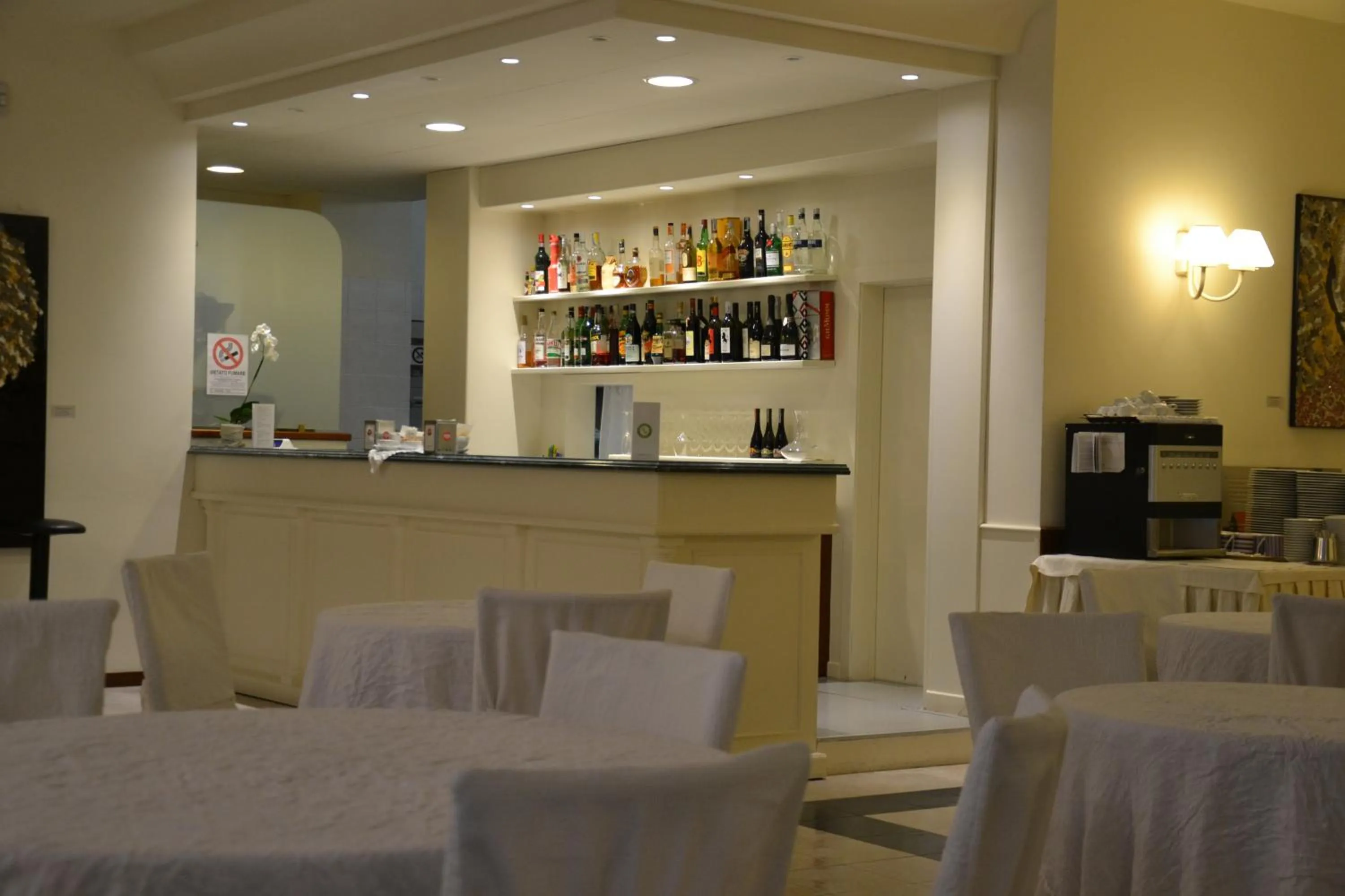 Lounge or bar in Hotel Mamiani & Relaxing Spa Urbino