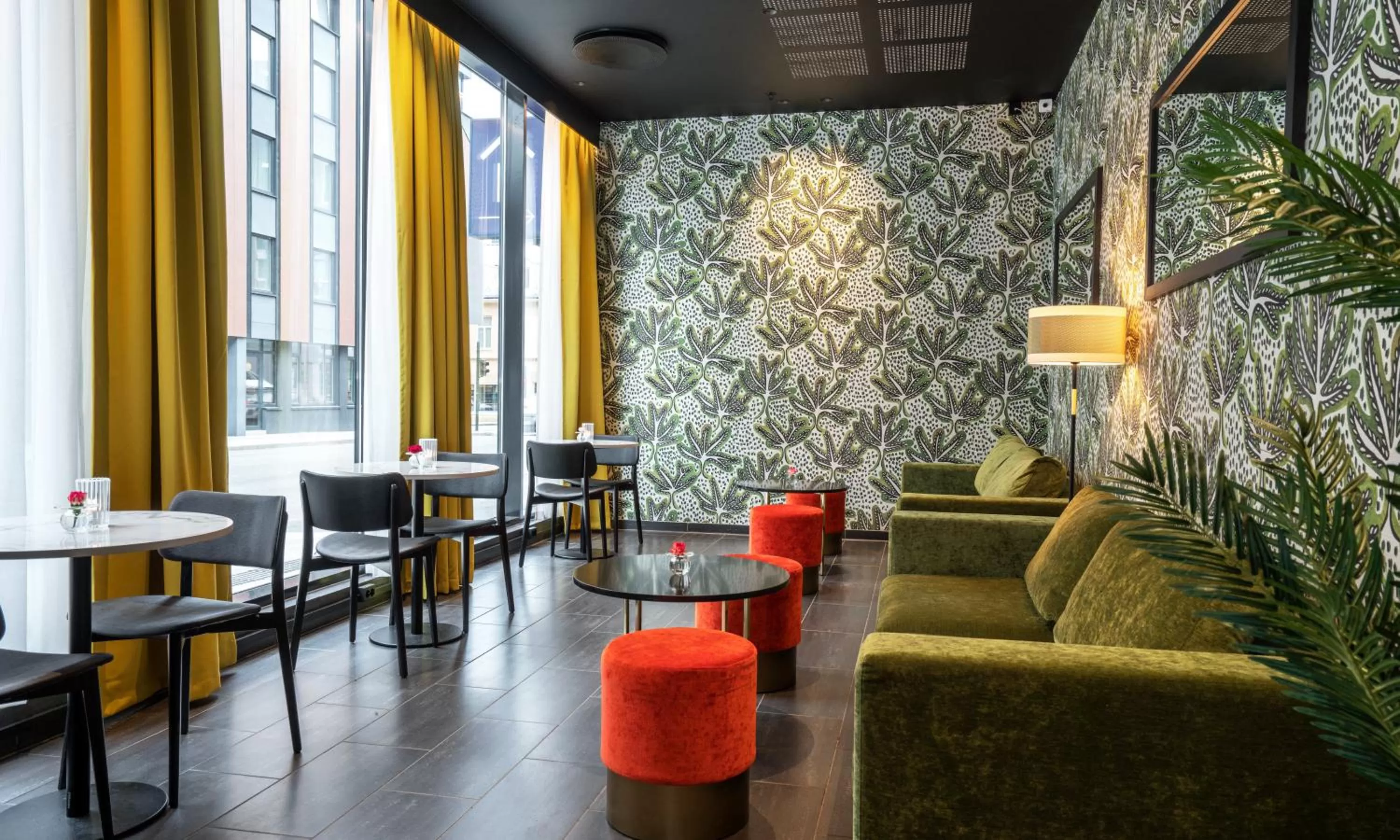 Lounge or bar in Thon Hotel Tromsø