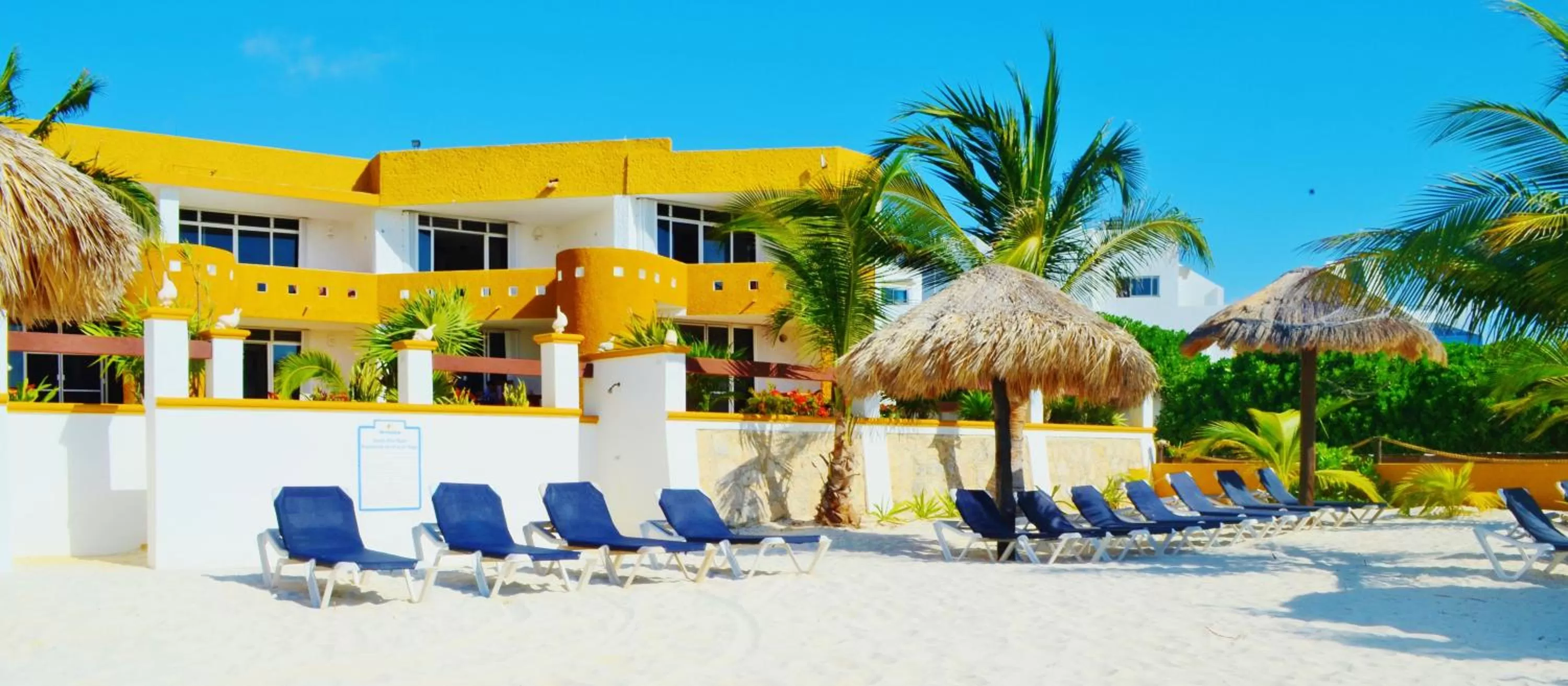 Beach in Arrecifes Suites