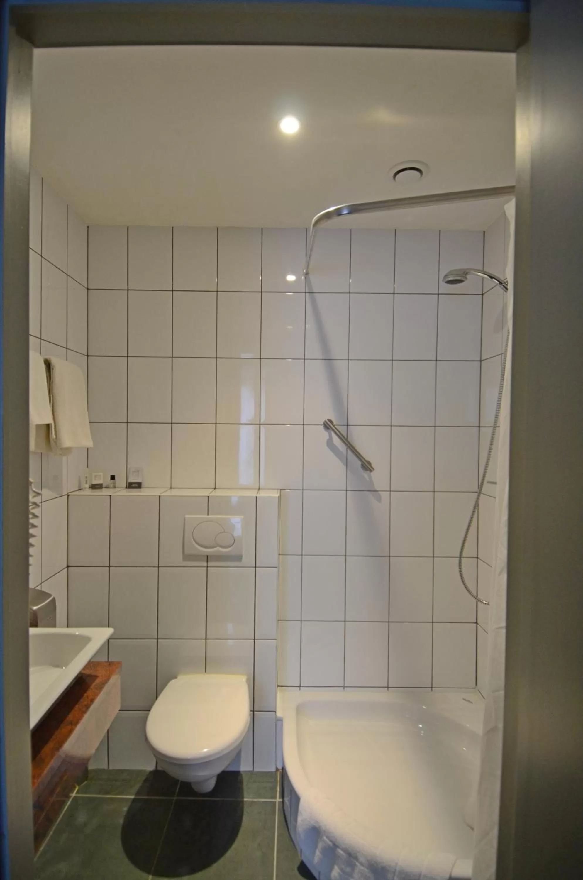 Bathroom in Hotel Malcot