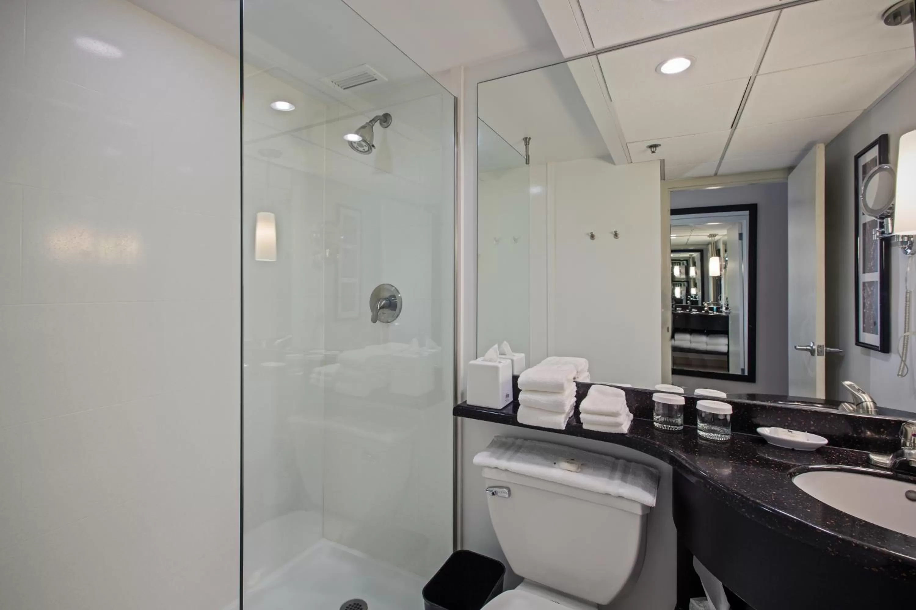 Standard Room in Crowne Plaza Suffern-Mahwah by IHG