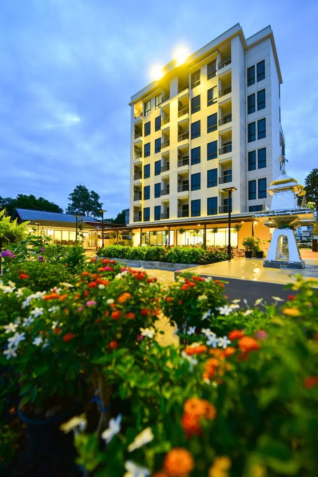 Property building in NORN Rimklong Bangkok Hotel