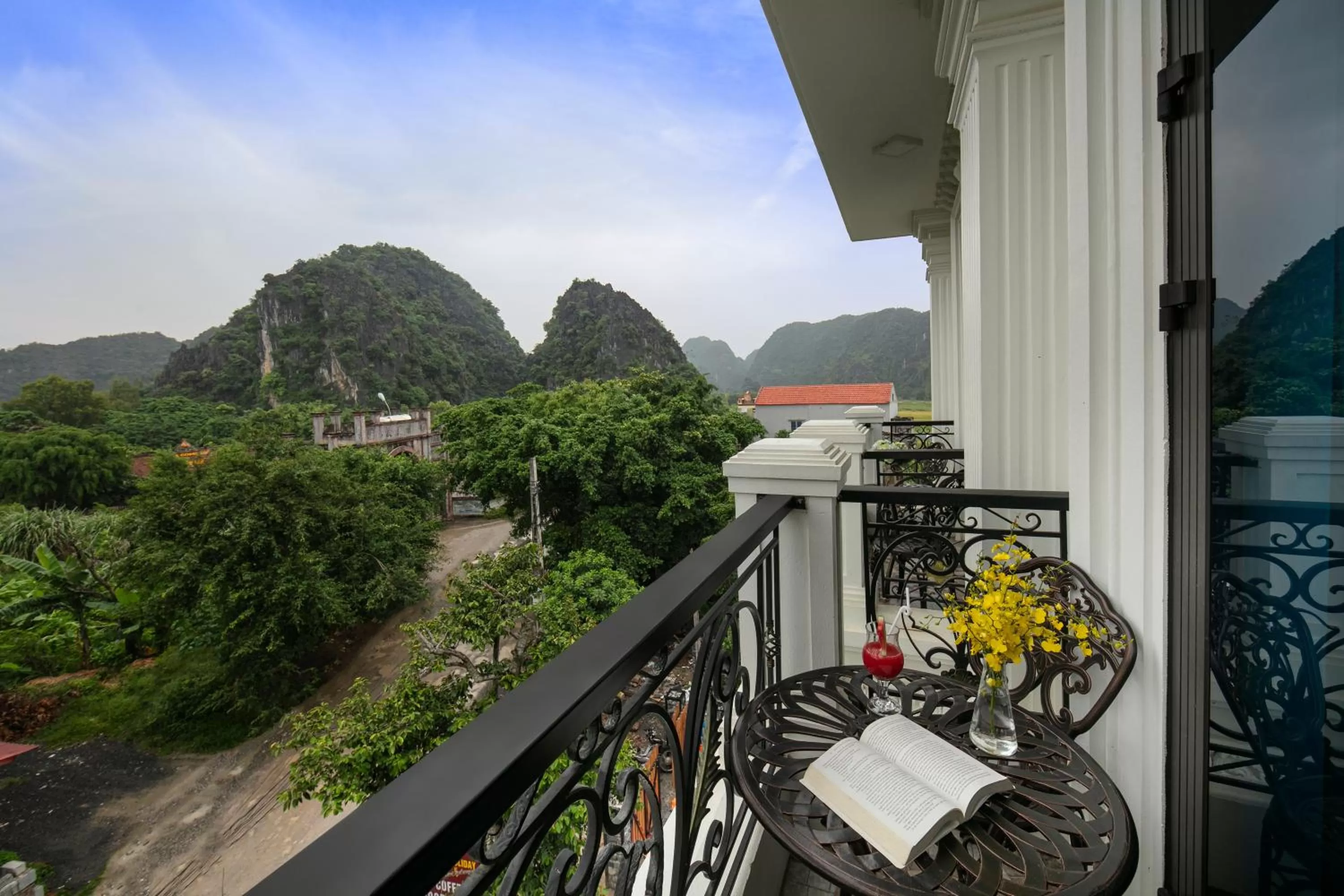 Balcony/Terrace in Tam Coc Holiday Hotel & Villa