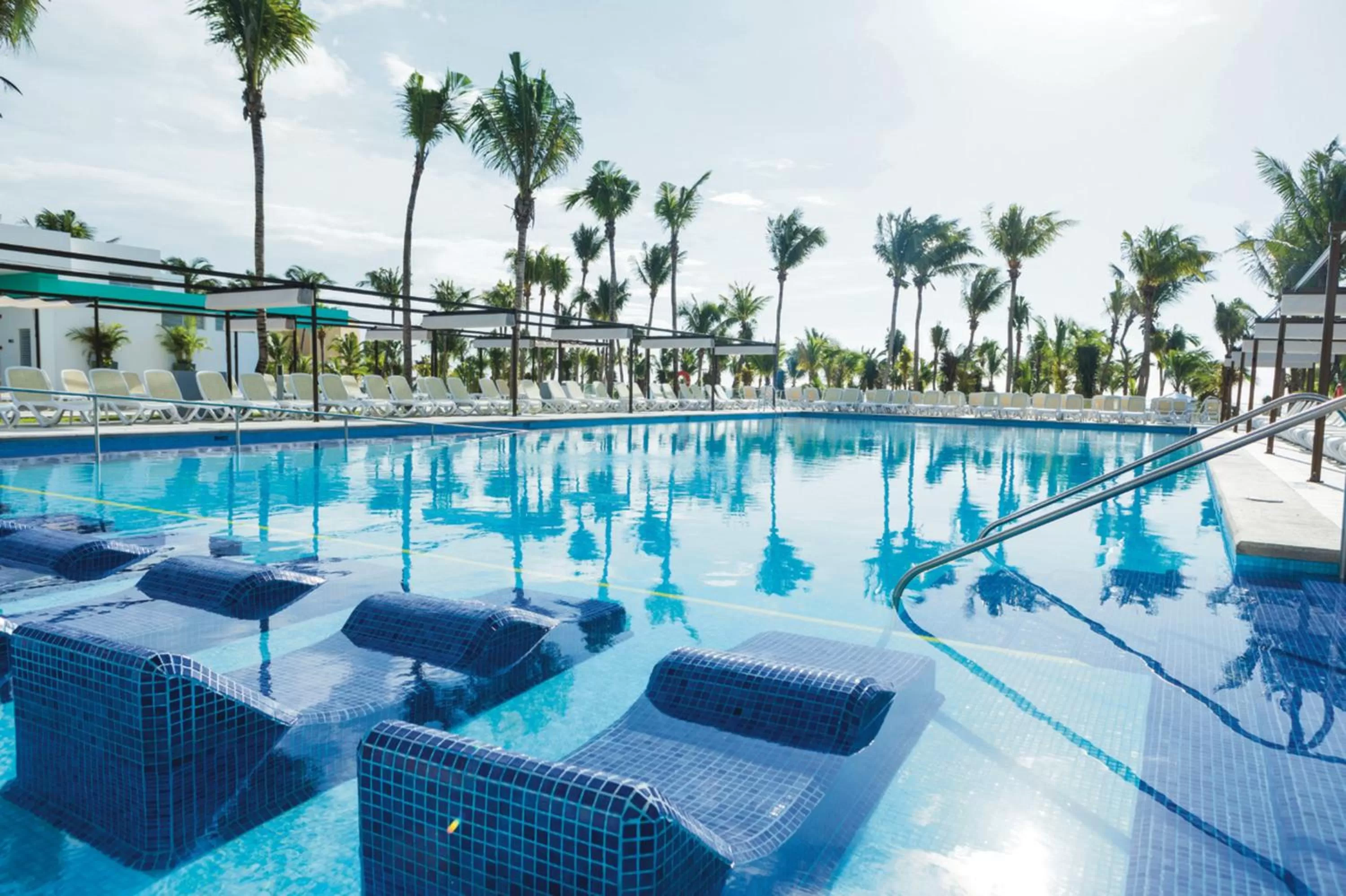Swimming pool in Riu Playacar - All Inclusive