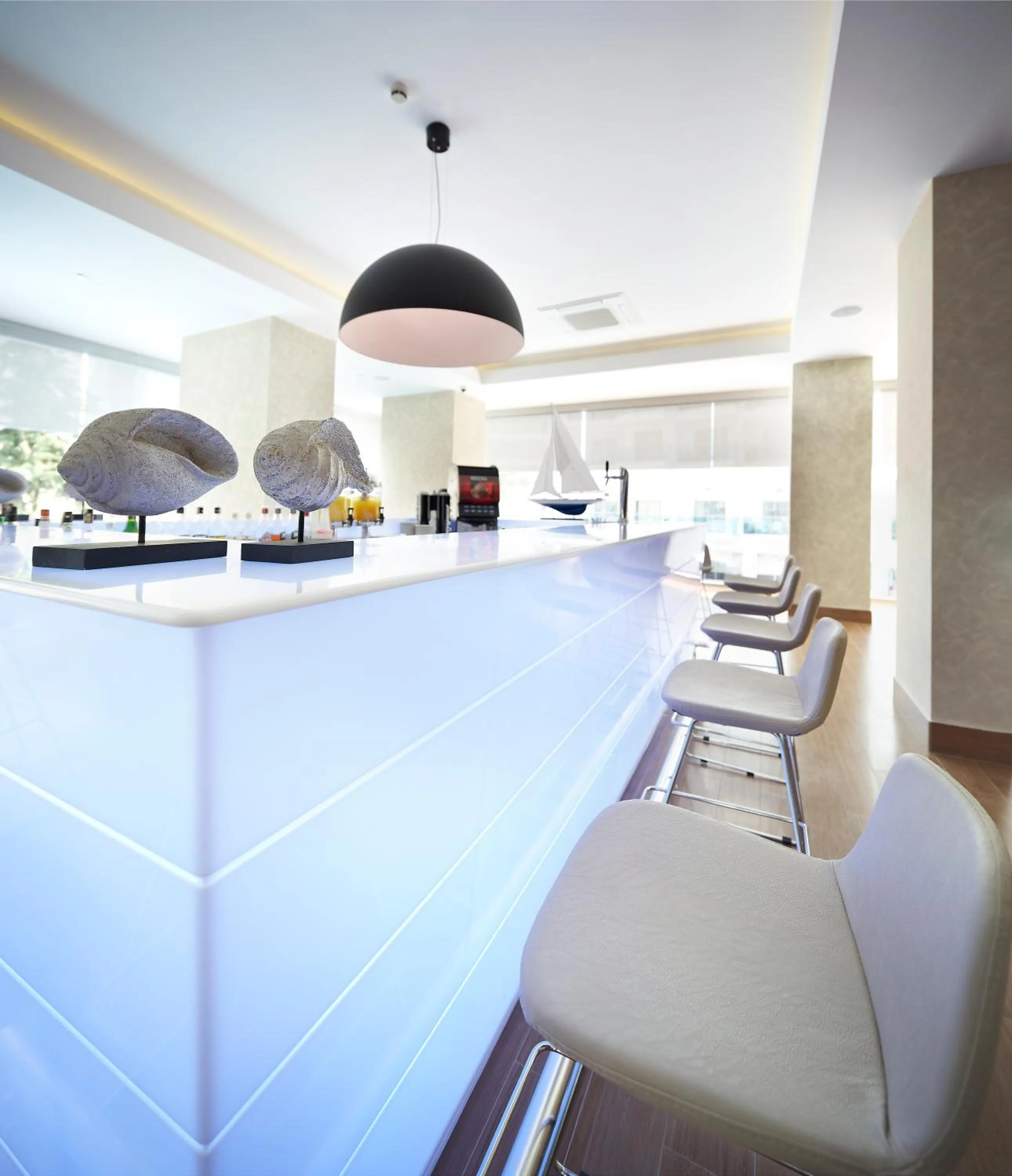 Lounge or bar in Blue Bay Platinum