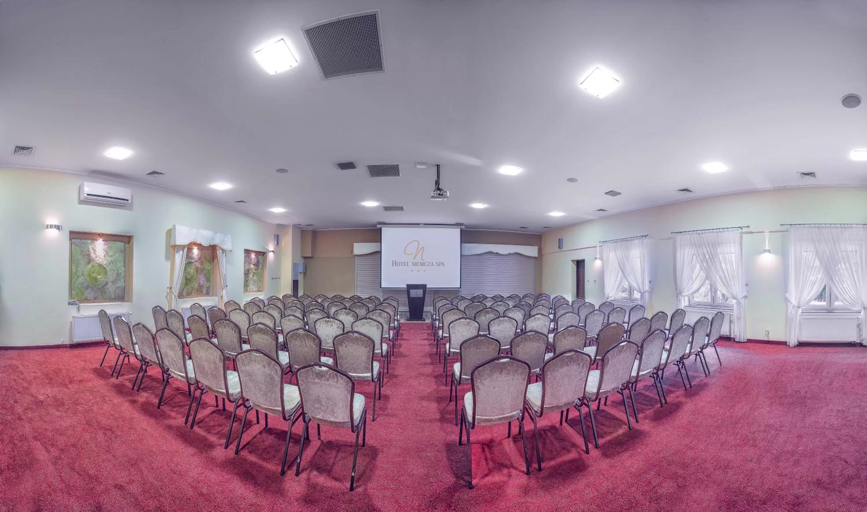 Meeting/conference room in Hotel Niemcza Wino & Spa