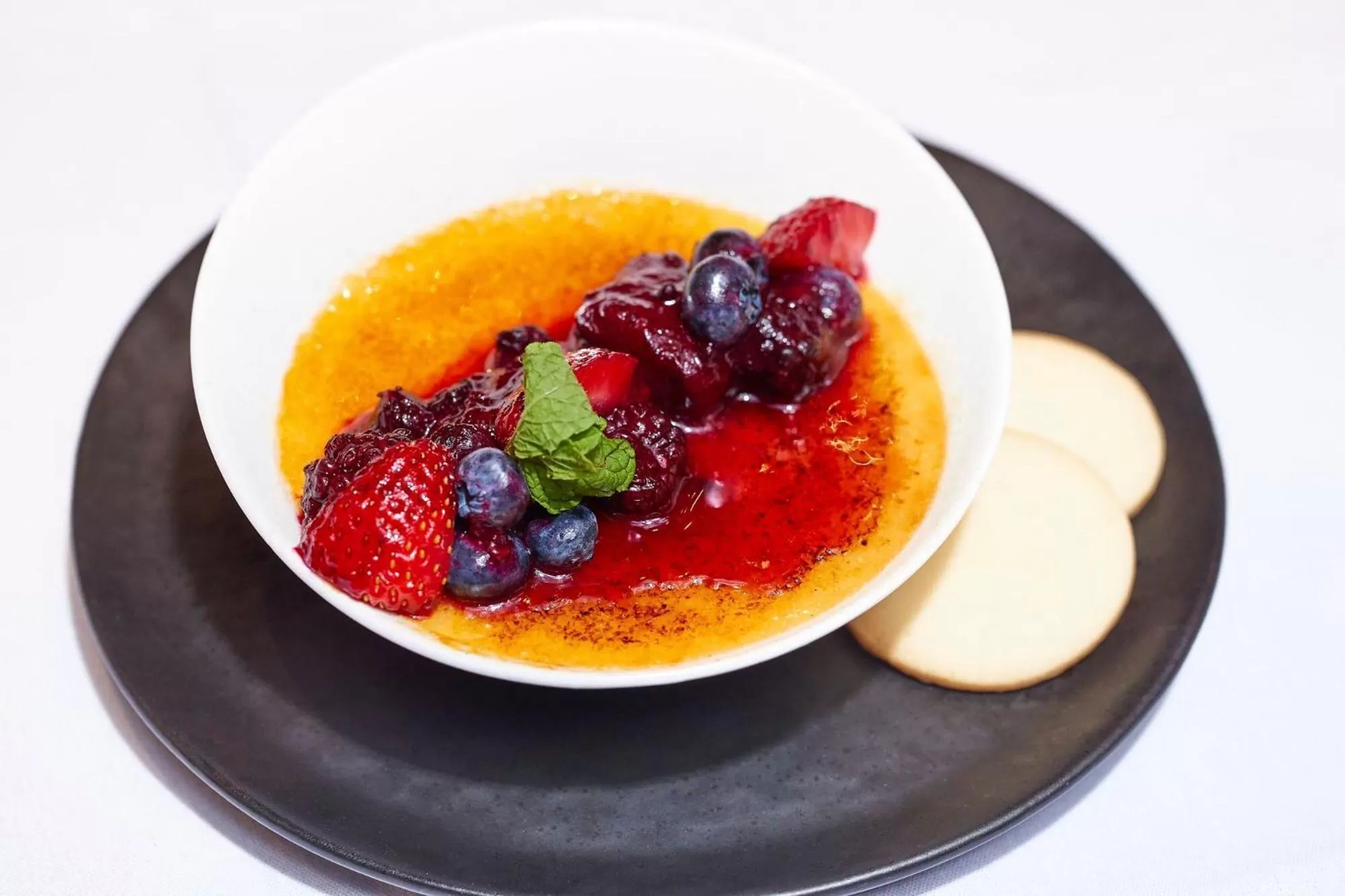 Restaurant/places to eat in Hotel Le Soleil by Executive Hotels