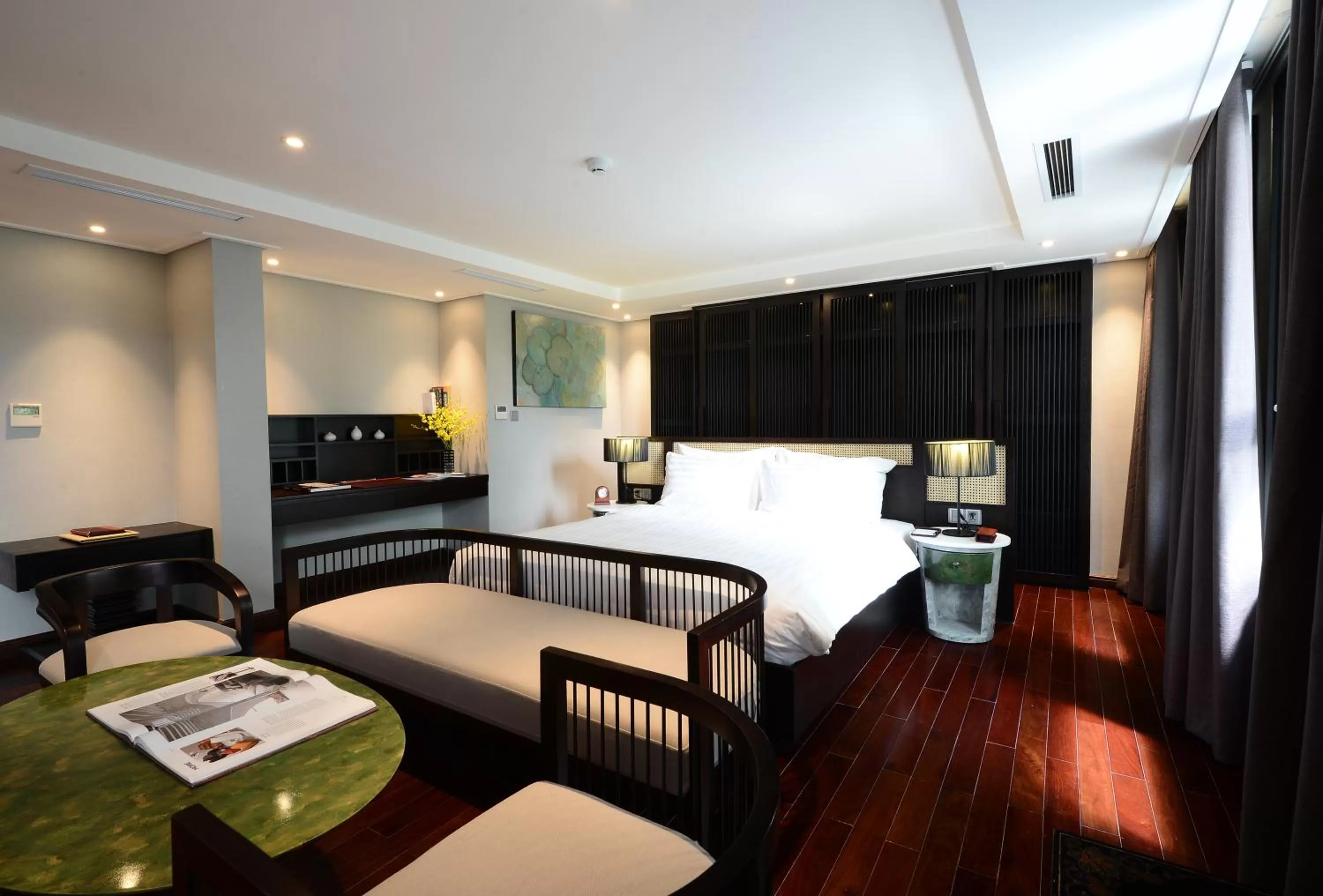 Bathroom, Bed in The Chi Boutique Hotel