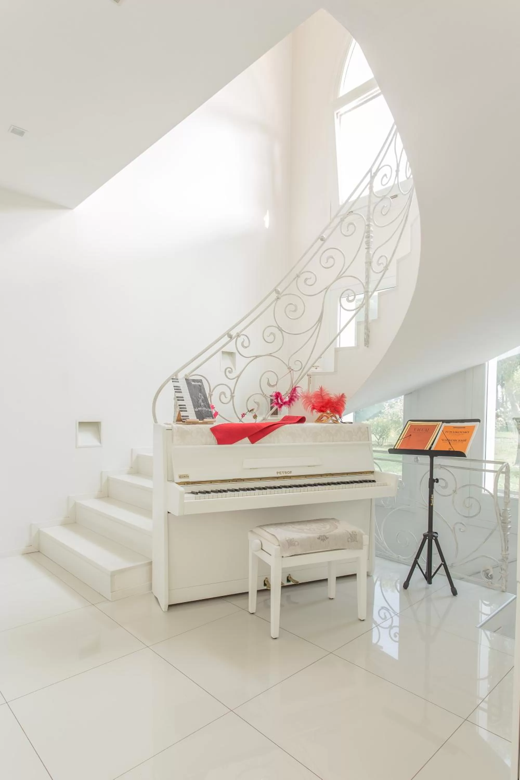 Communal lounge/ TV room in Pool & Garden Villa Lelia