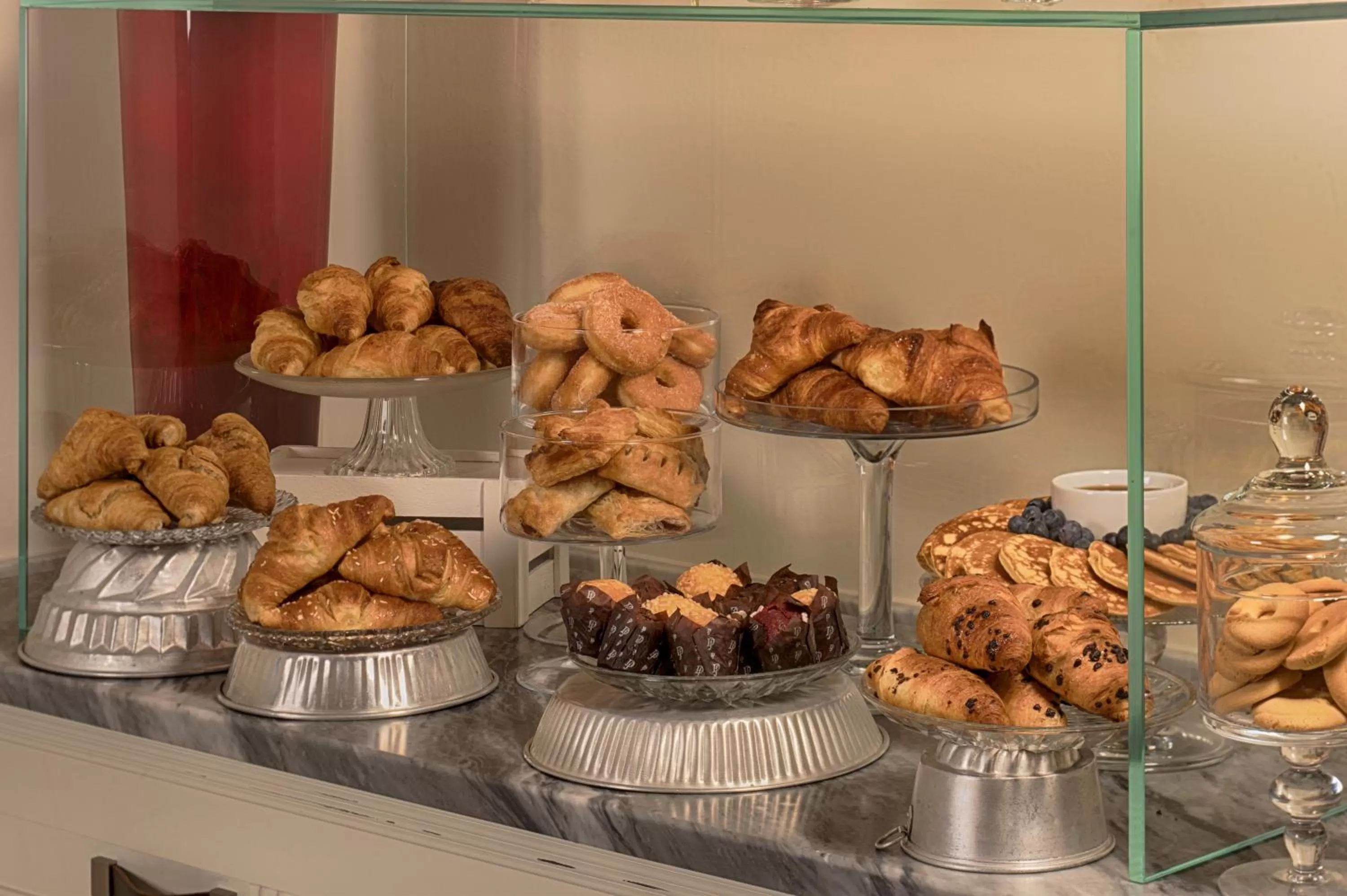 Buffet breakfast in NH Collection Firenze Porta Rossa