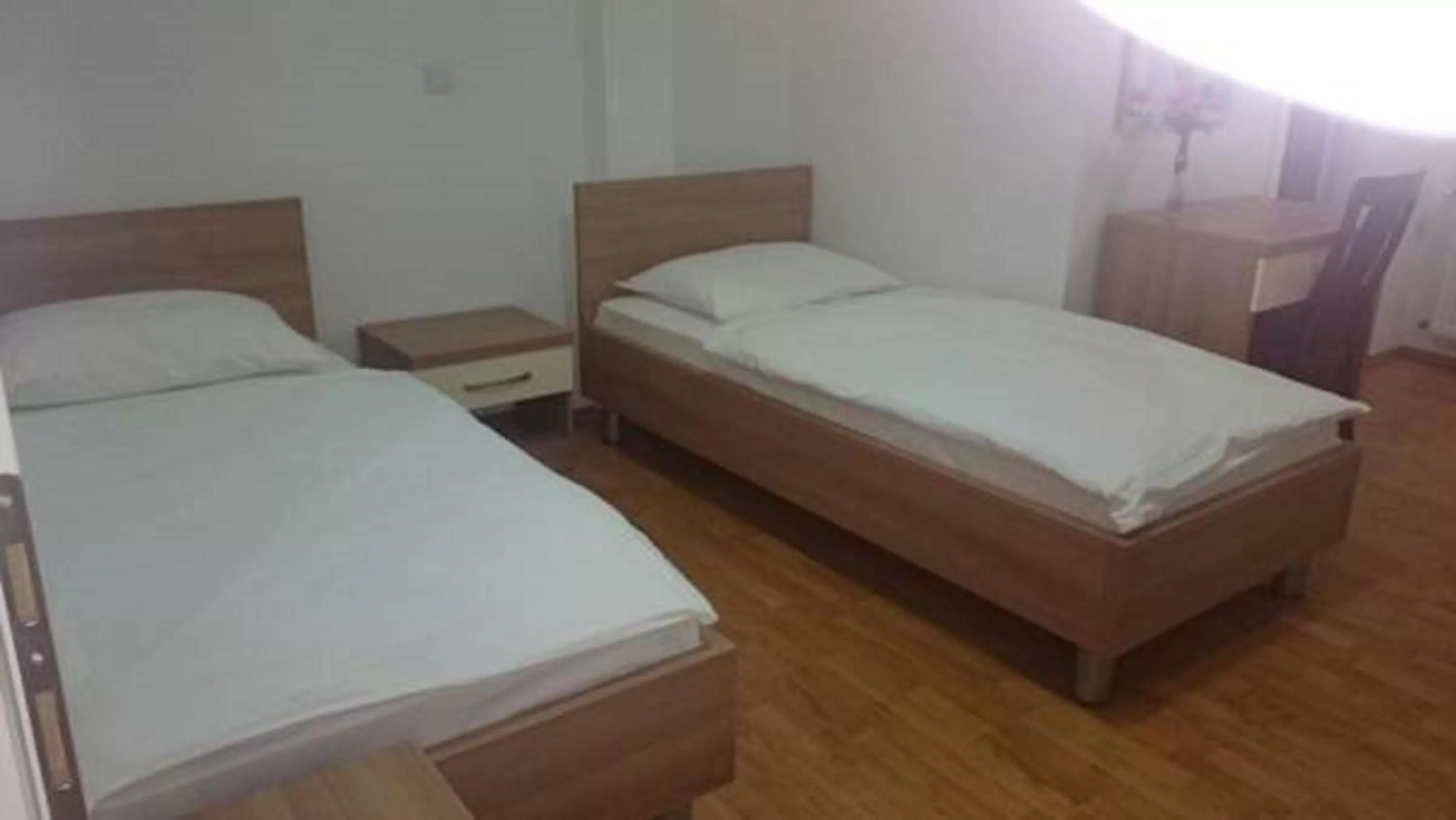 Photo of the whole room, Bed in Lugarnica