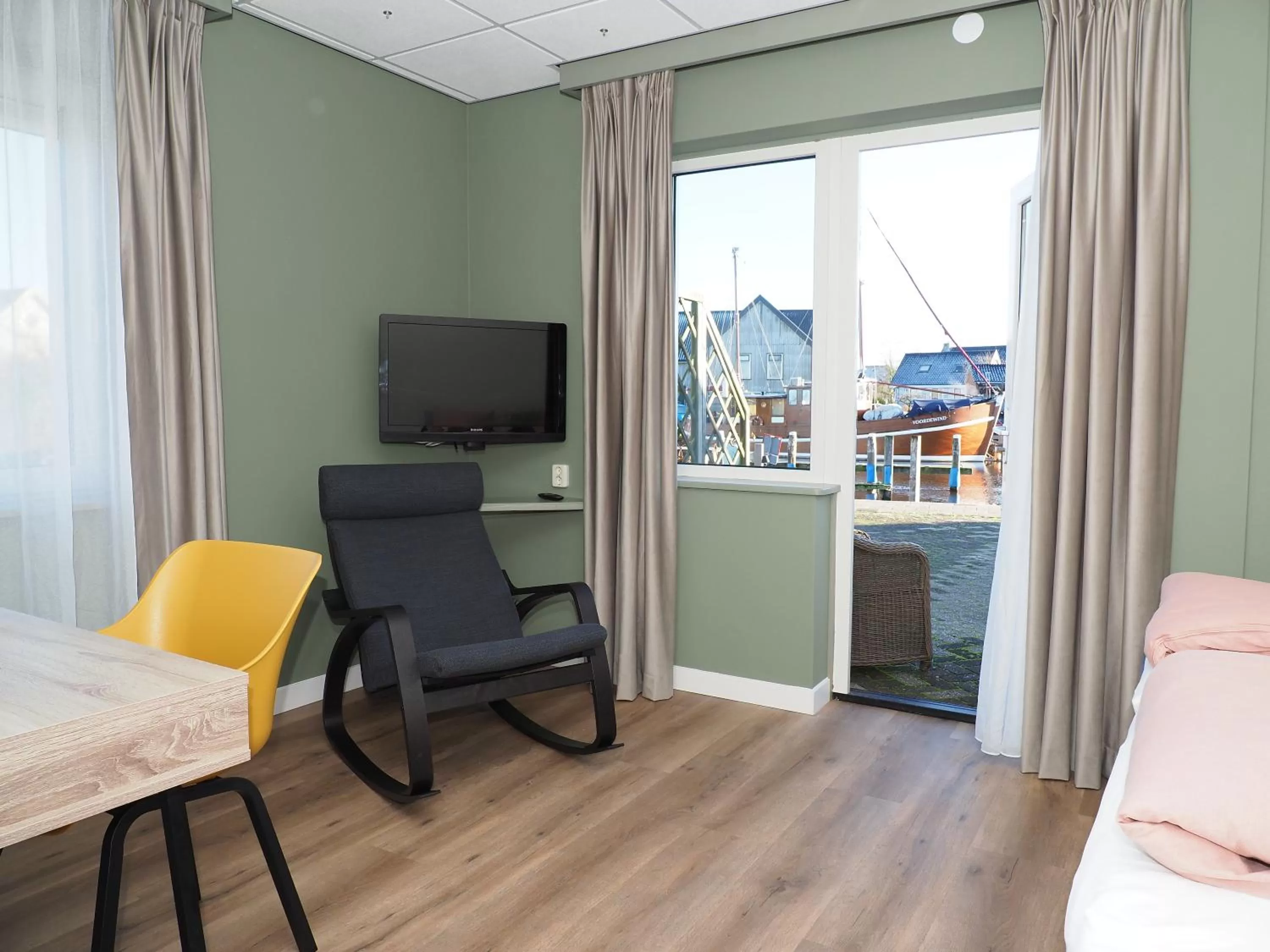 Balcony/Terrace, Bed in Hotel Workum