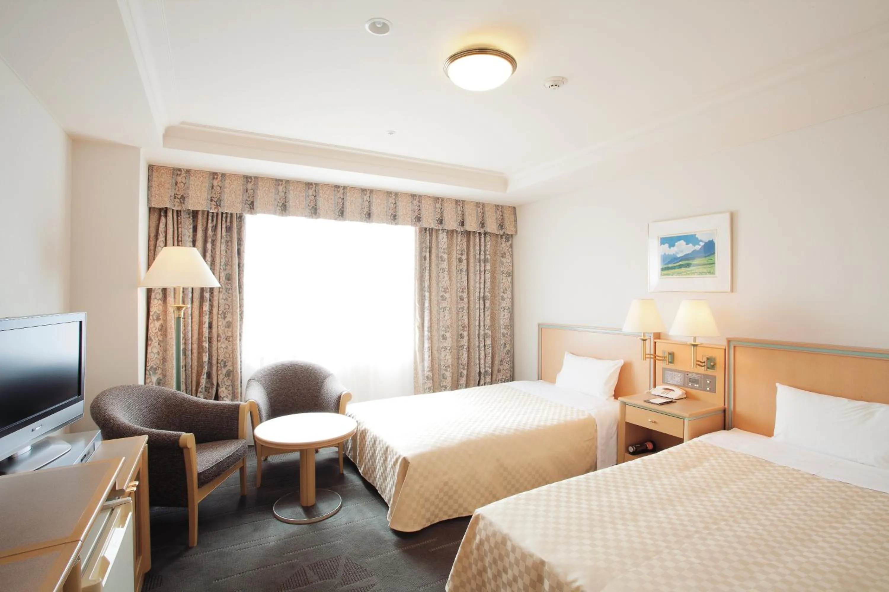 Bed in Keio Plaza Hotel Hachioji