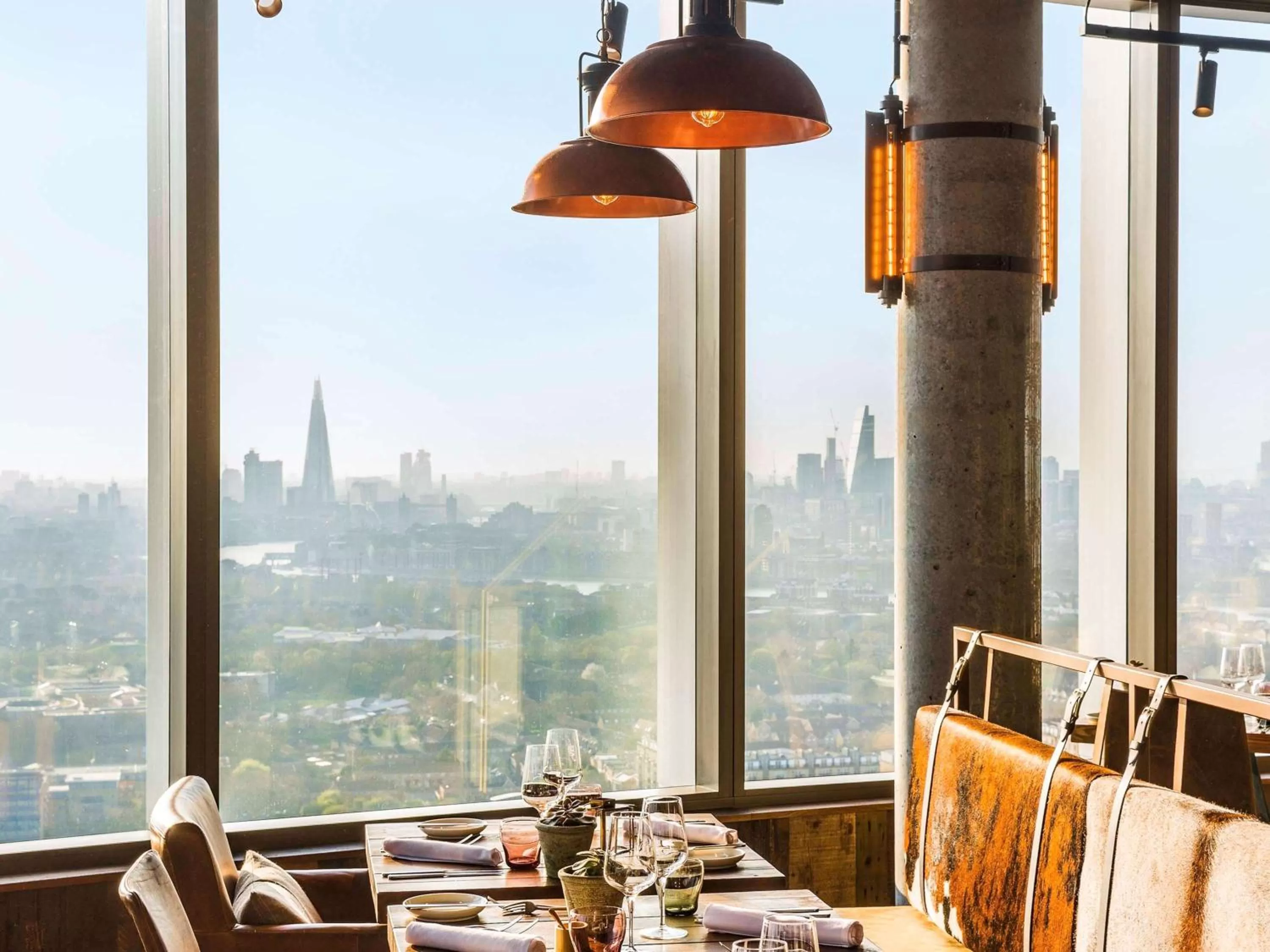 Restaurant/places to eat in Novotel London Canary Wharf