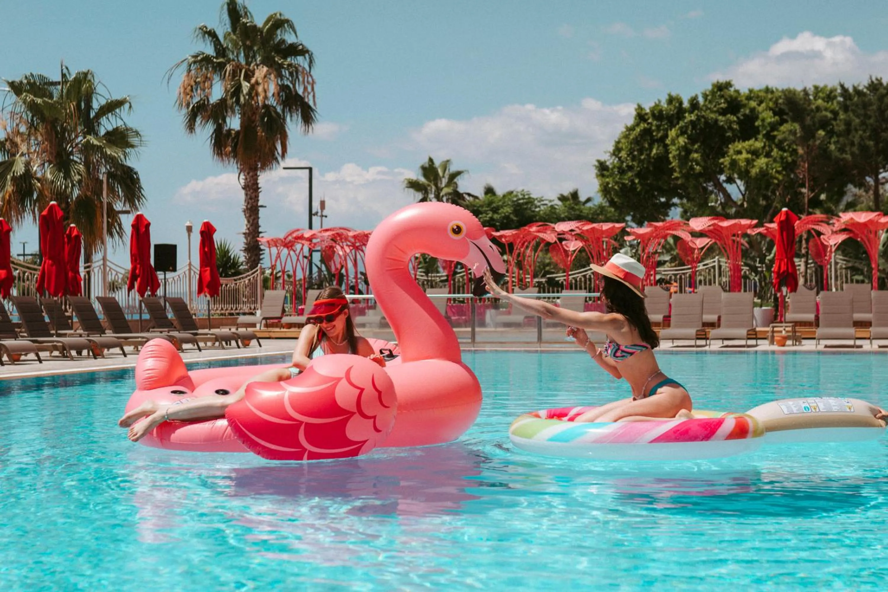 Swimming pool in Megasaray Westbeach Antalya