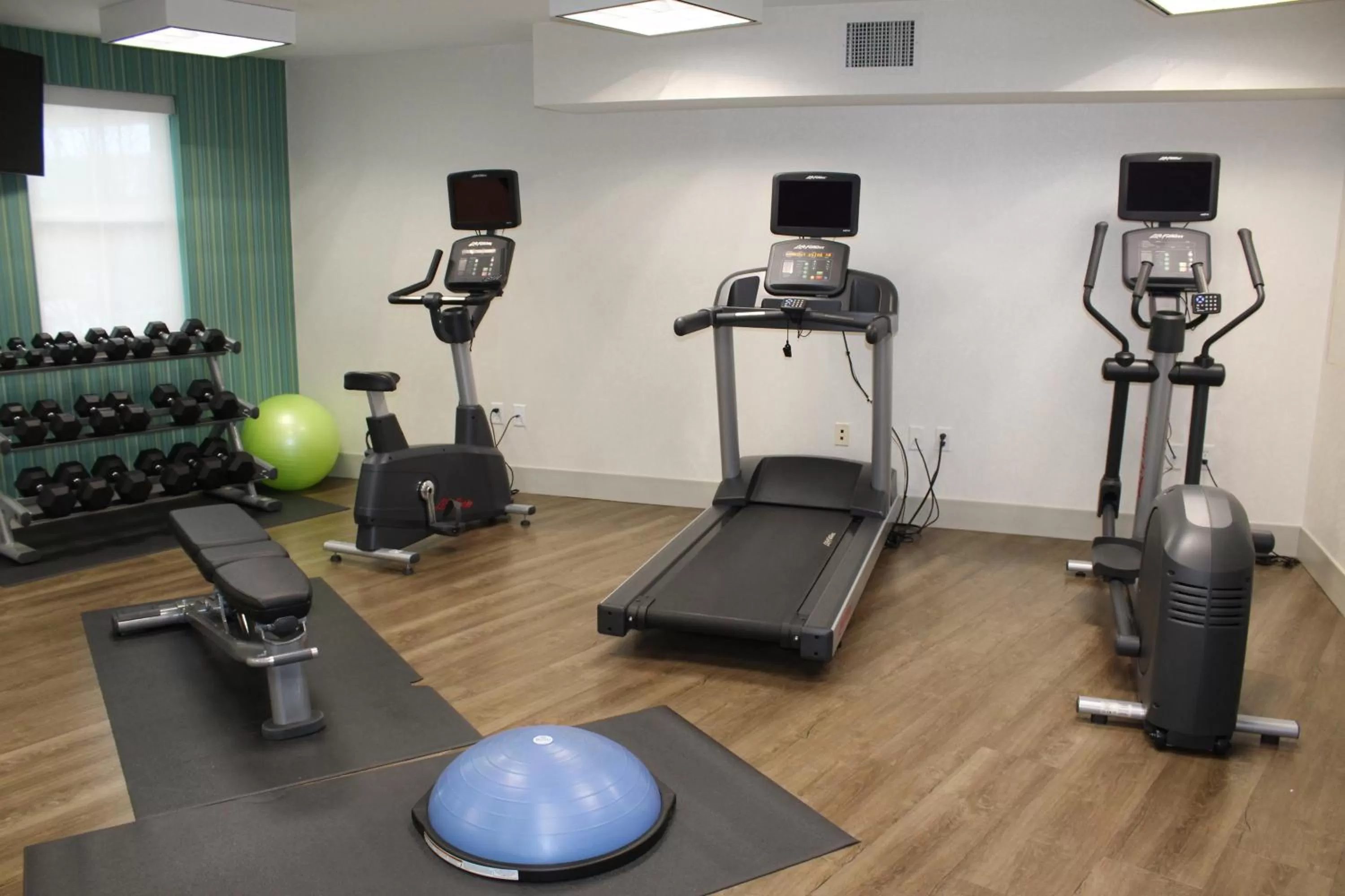 Fitness centre/facilities in Holiday Inn Express Durham-UNH by IHG
