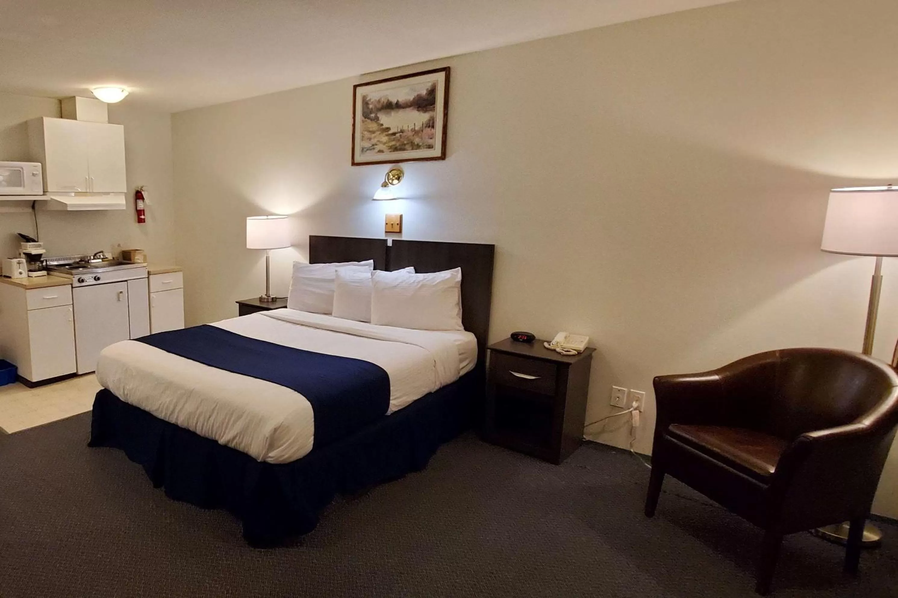 Photo of the whole room, Bed in Travelodge by Wyndham McBride