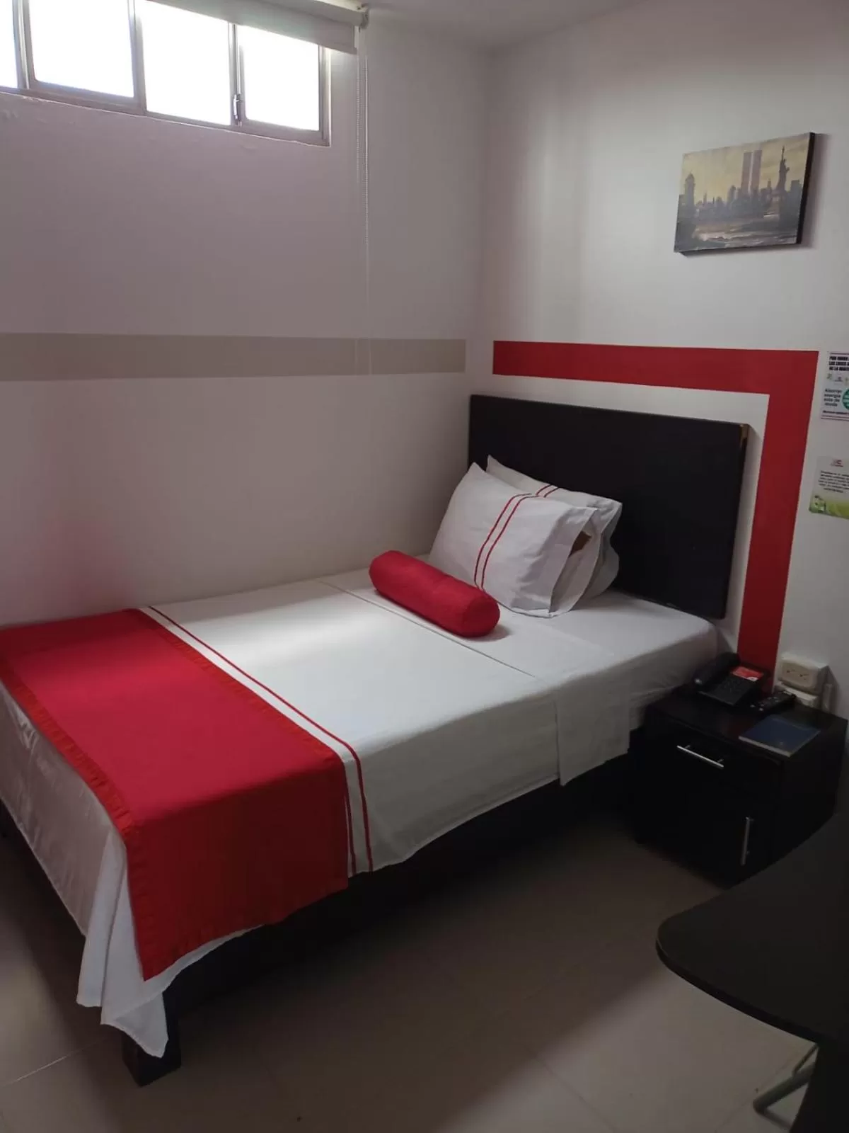 Bedroom, Bed in HOTEL COLOURS Cali