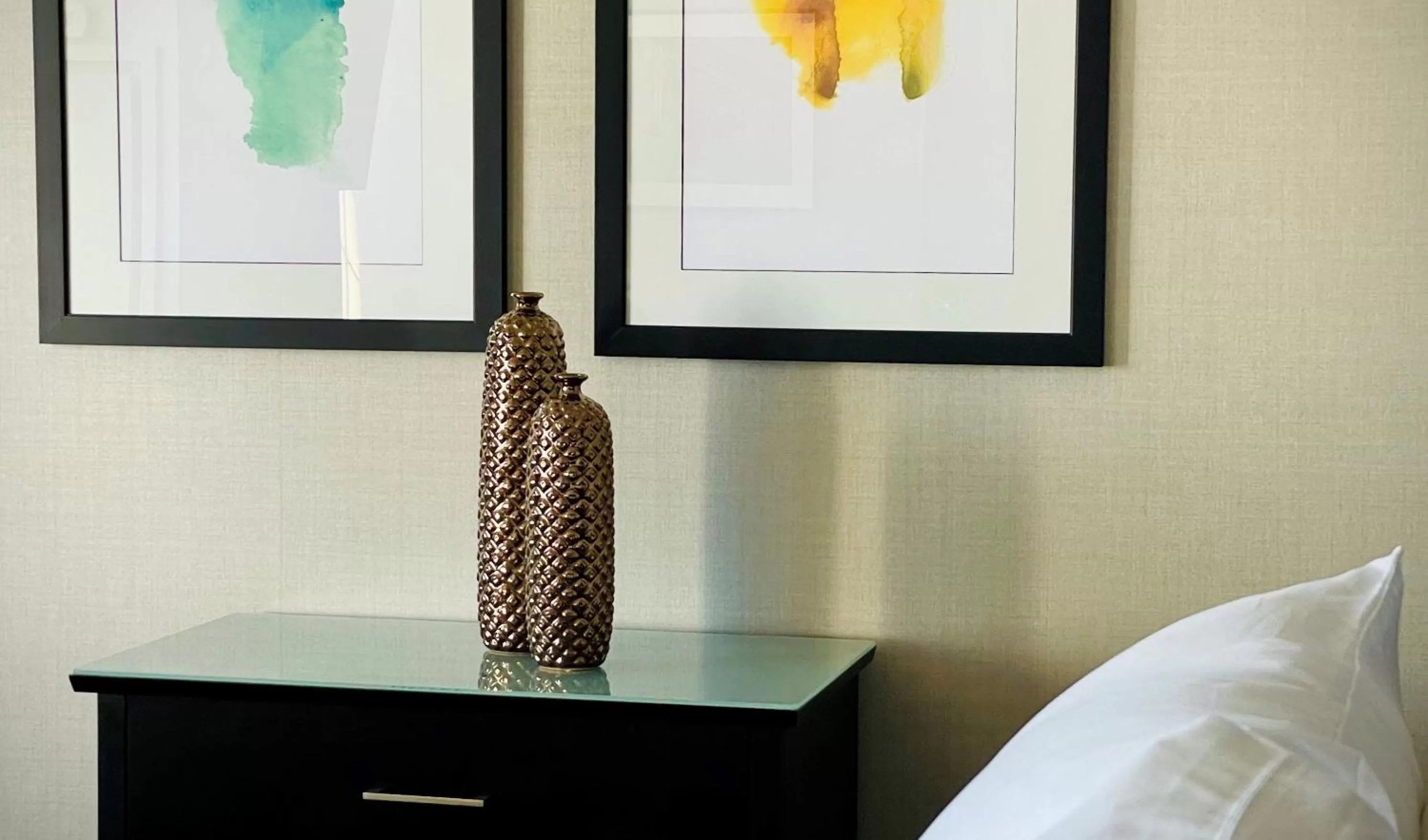 Photo of the whole room in voco The Tiger Hotel, Columbia, MO by IHG