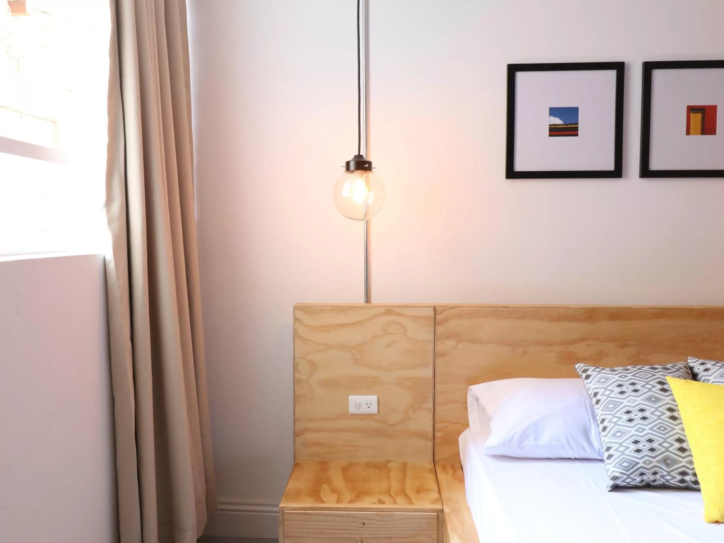 Bed in 554 Apartments