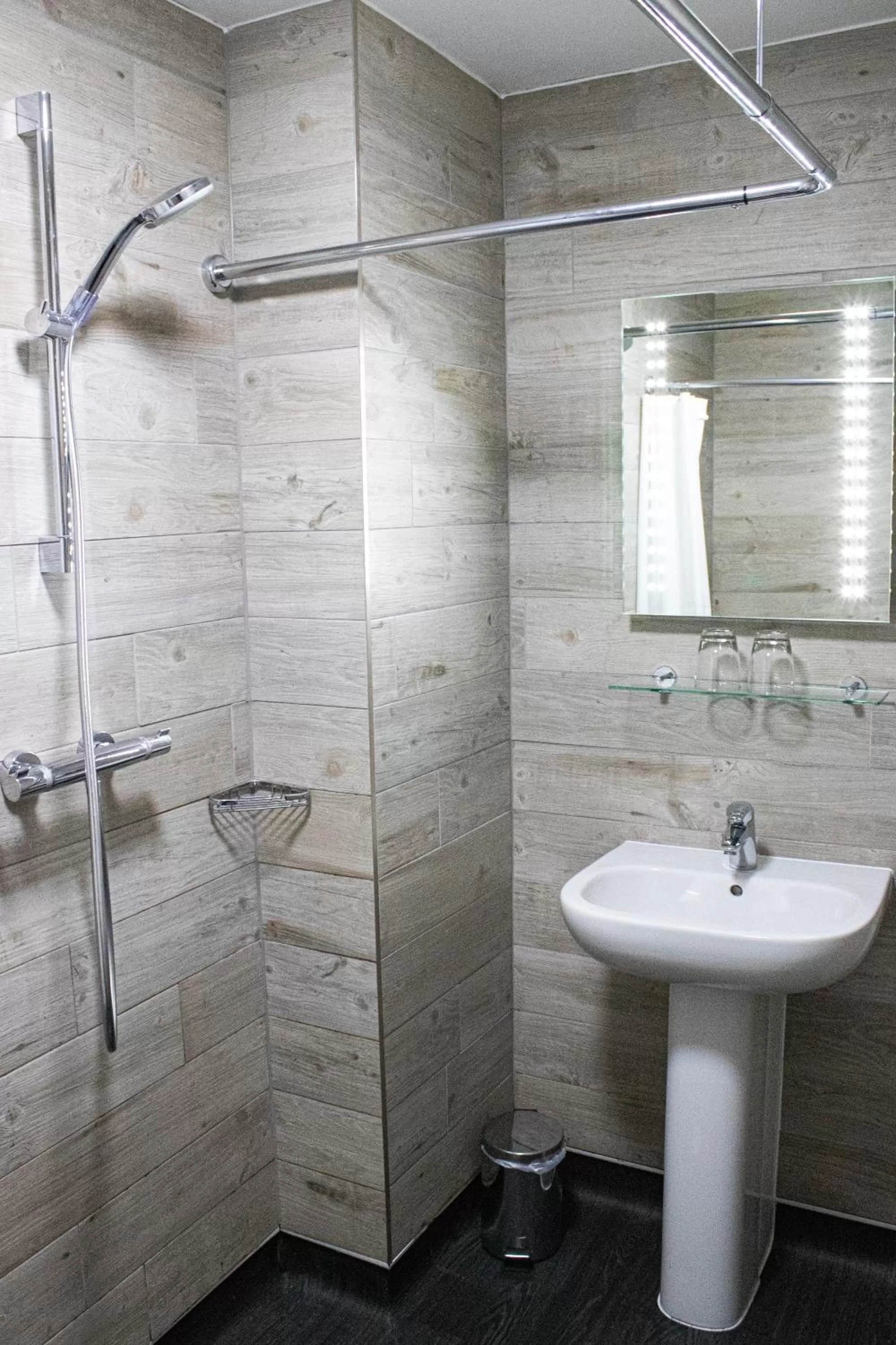 Bathroom in Belmont Llandudno