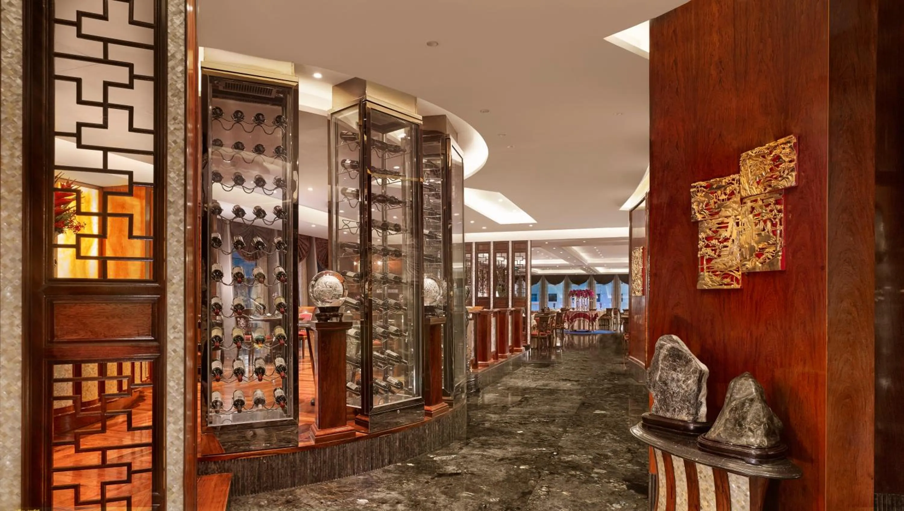 Restaurant/places to eat in The Reverie Saigon Residential Suites