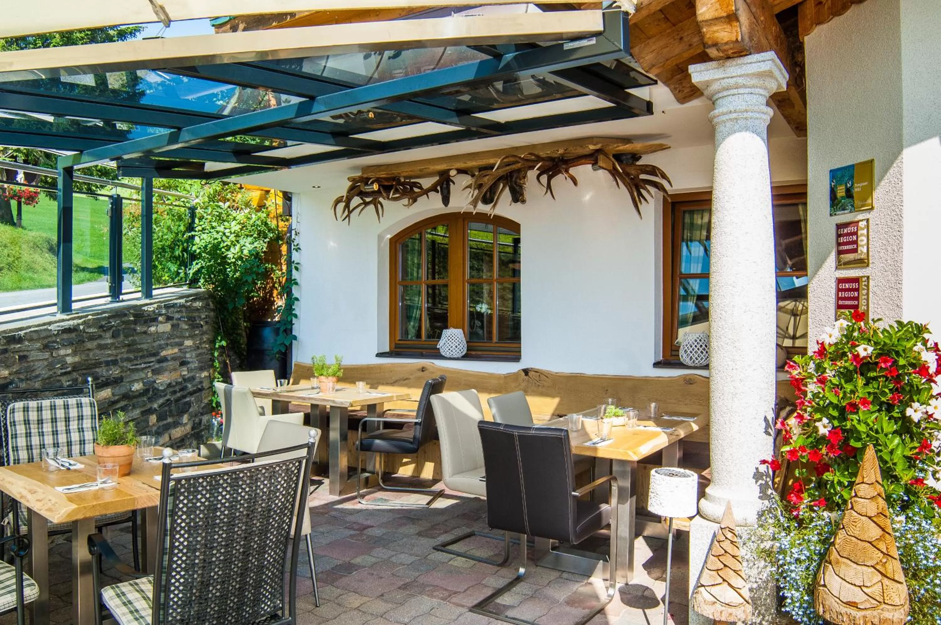 Restaurant/places to eat in Hotel und Alpen Apartments mit Sauna - Bürglhöh