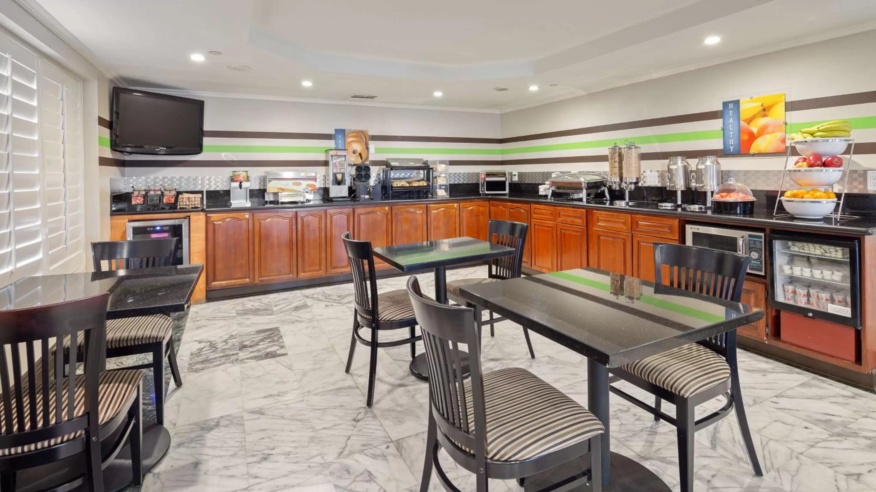 Breakfast in Best Western Pasadena Royale Inn & Suites