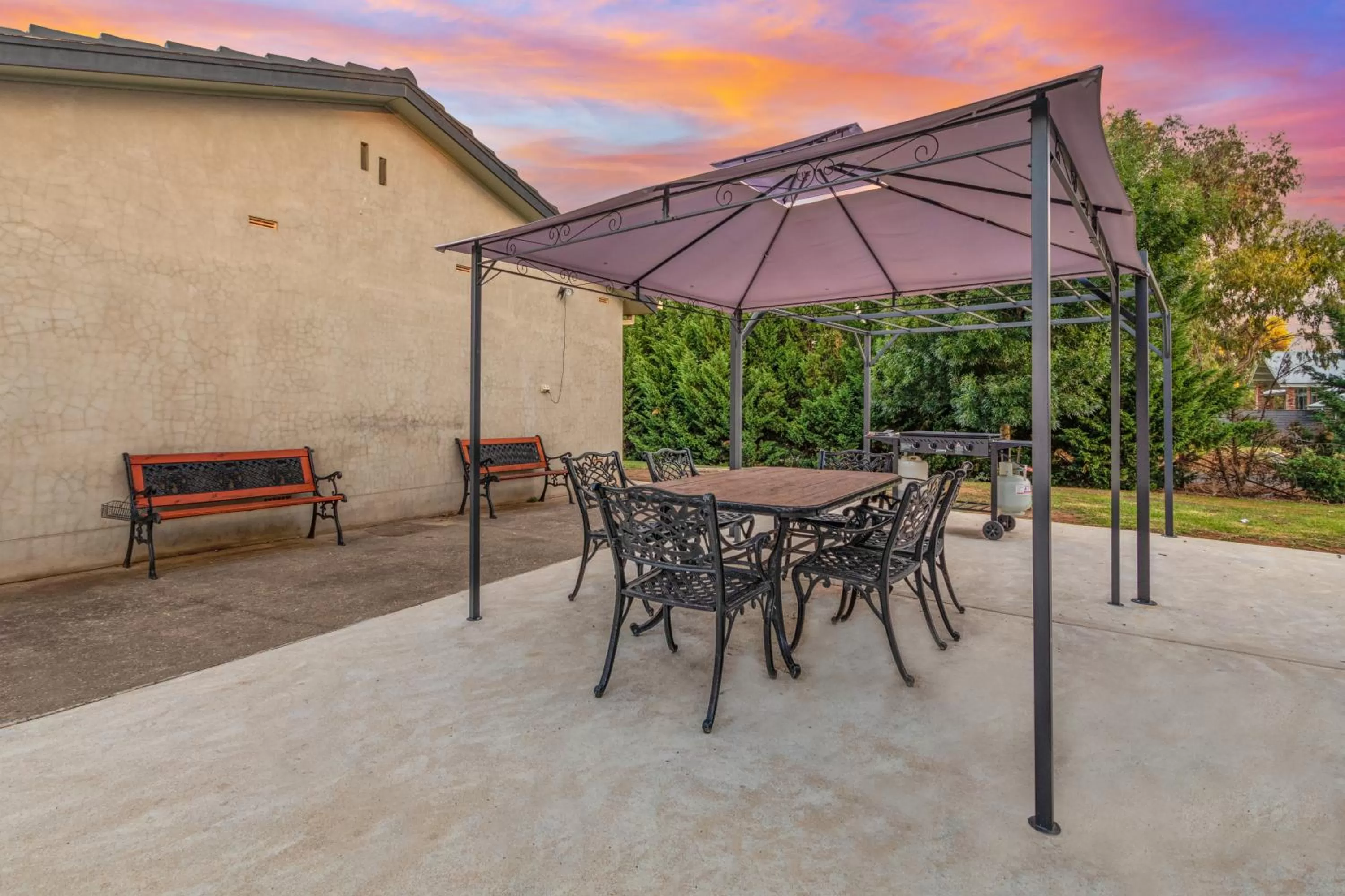 BBQ facilities in Burringa Garden Motel