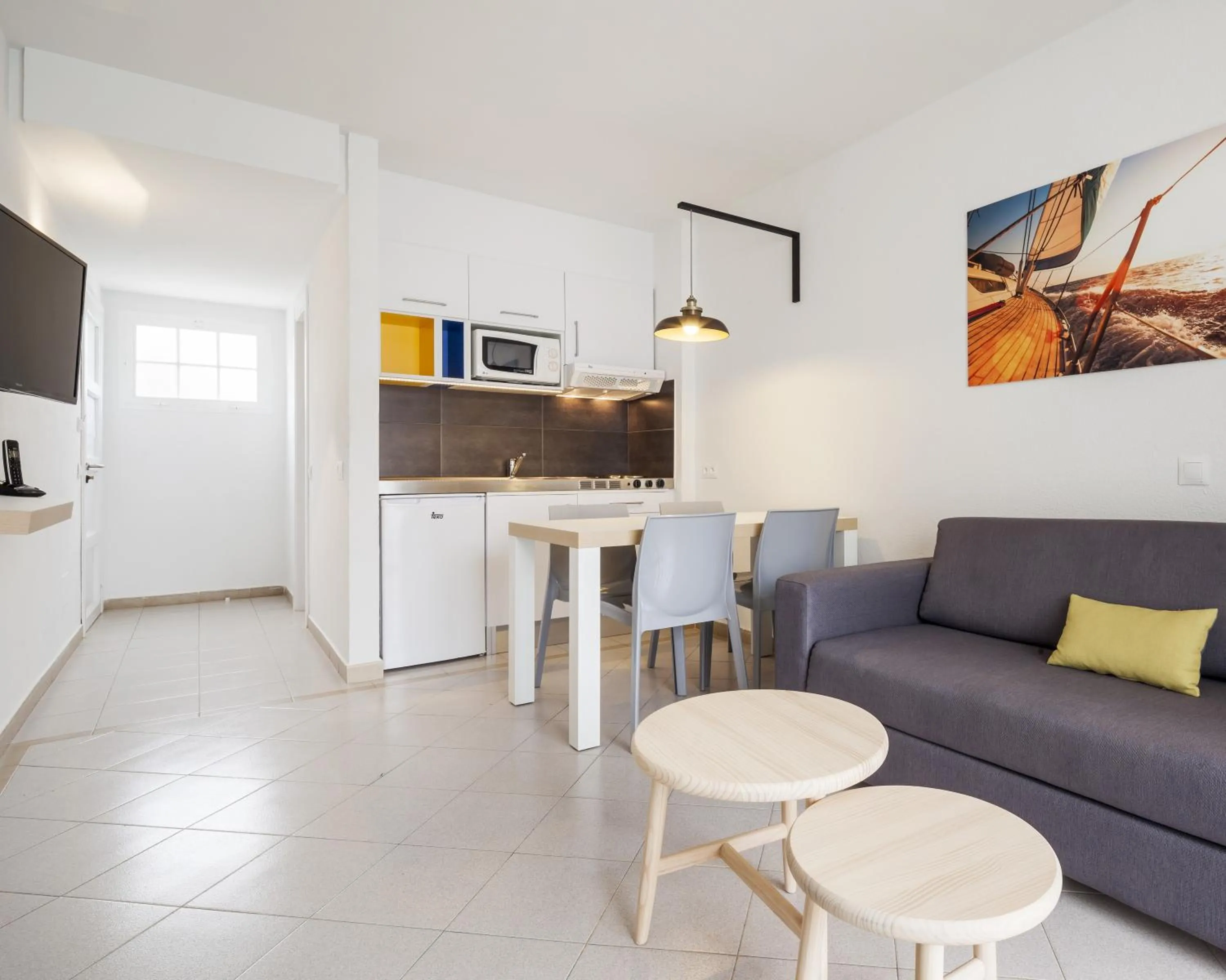 Kitchen or kitchenette in Ilunion Menorca