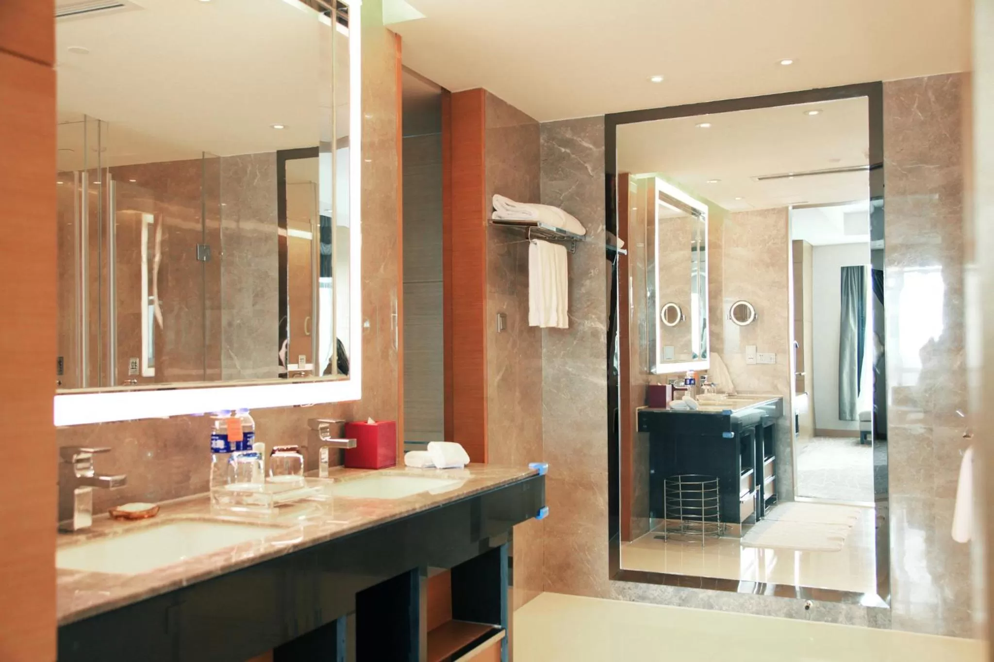 Bathroom in Crowne Plaza Yangzhou by IHG