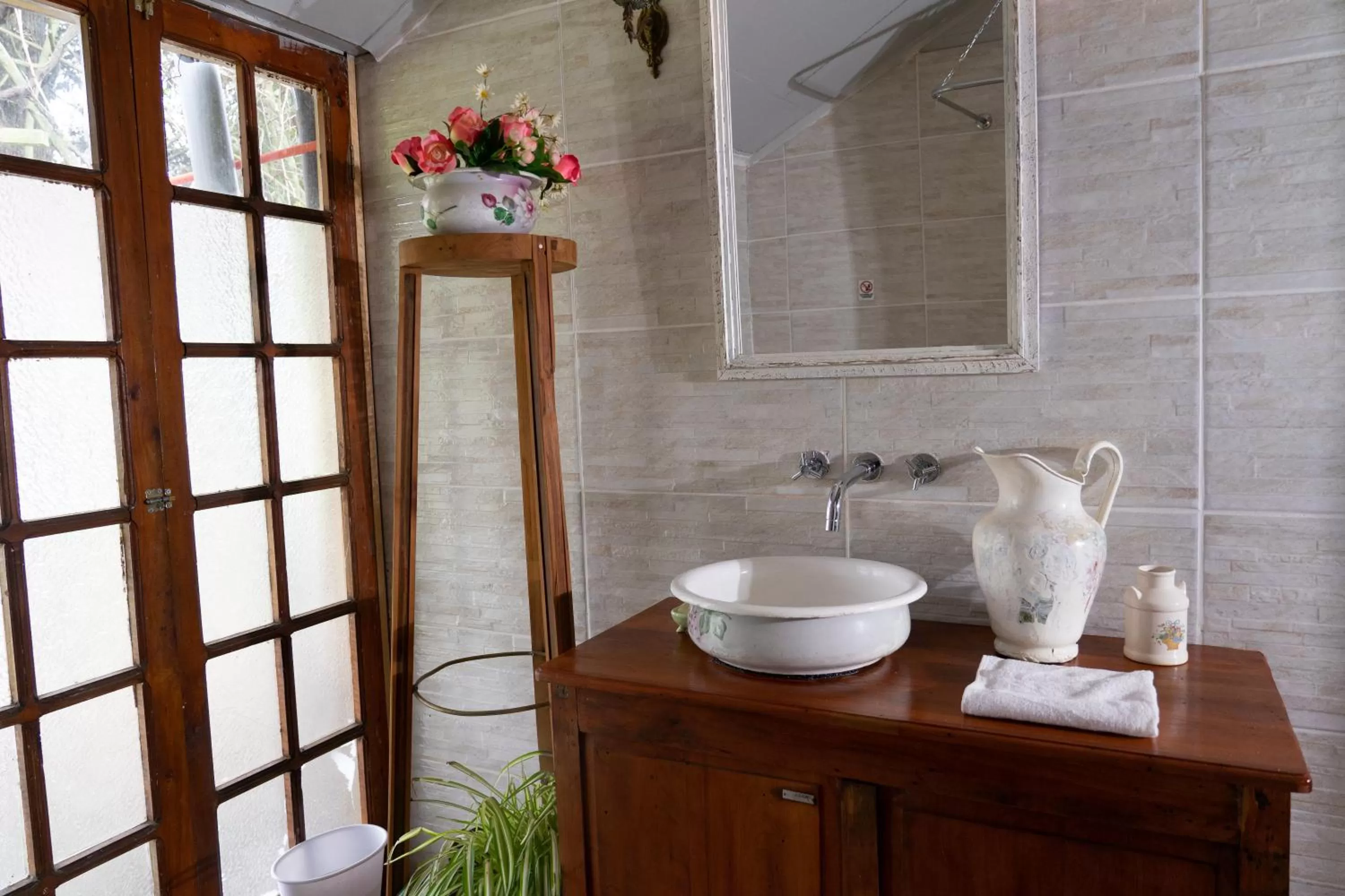 Bathroom in La Casa de Adobe Natural y Más