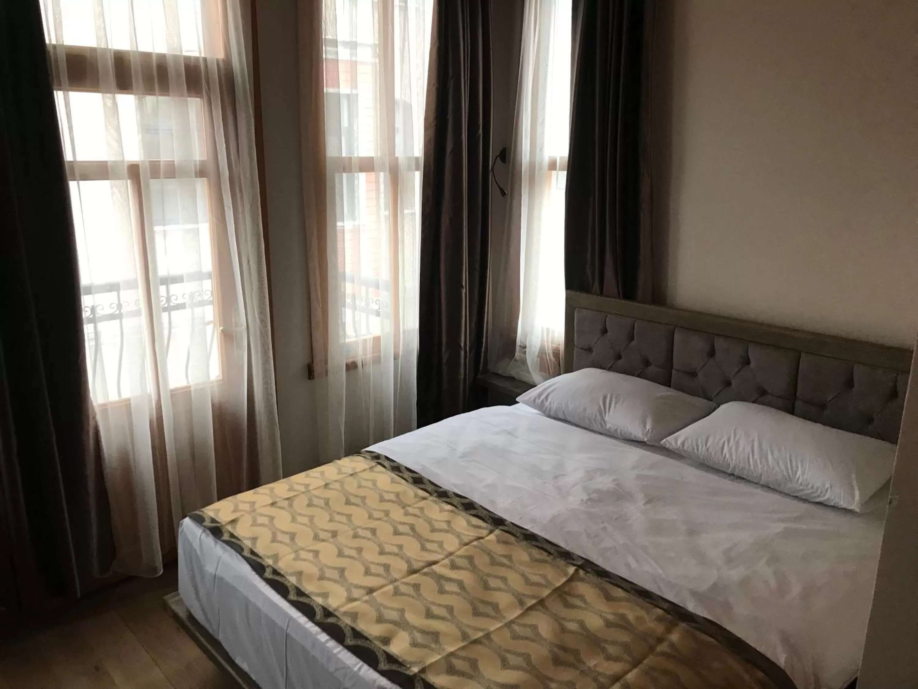 Bed in Green Mansion