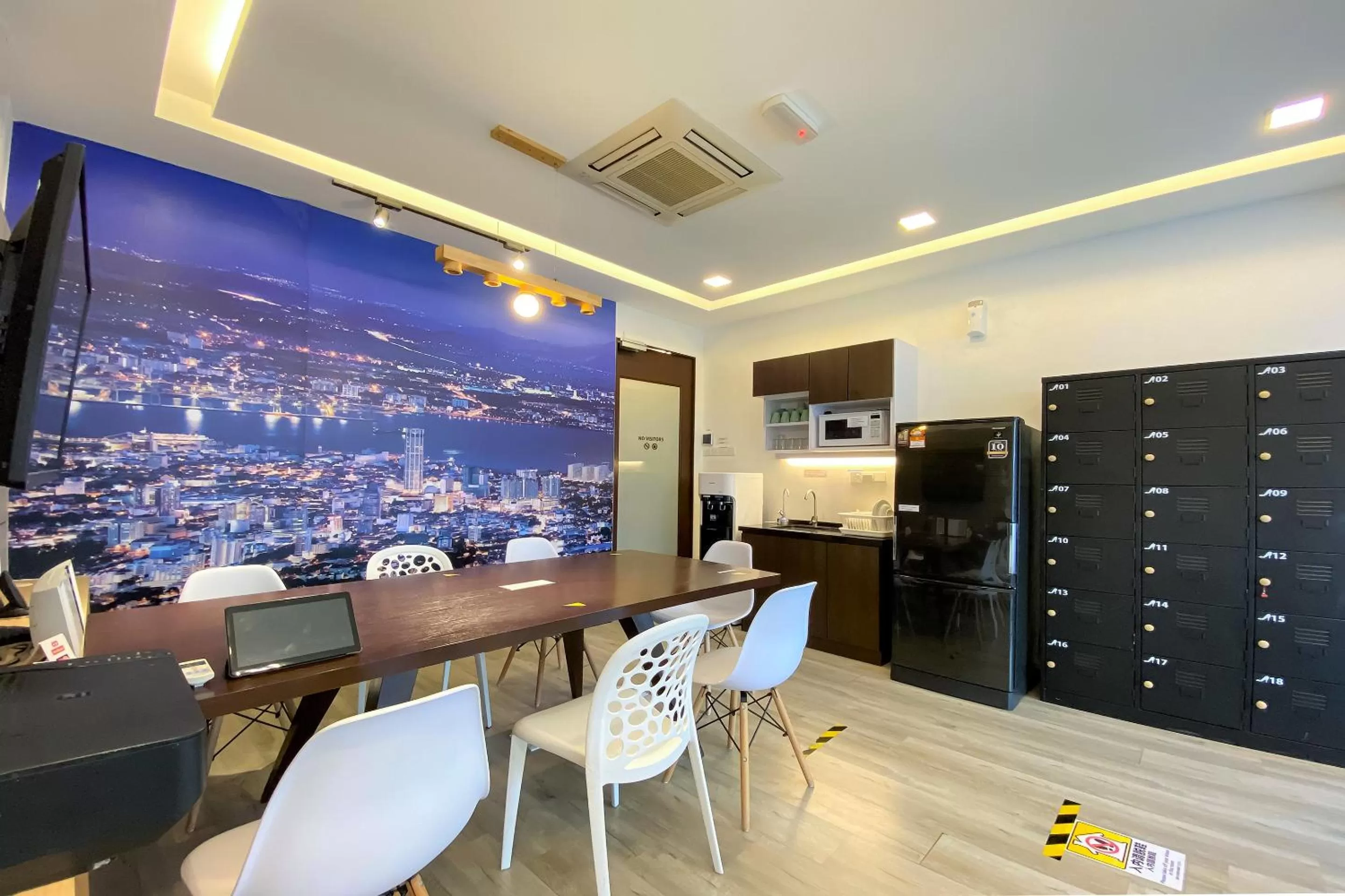 Dining area in OYO 89809 Sogor Girls Dormitory Female Only