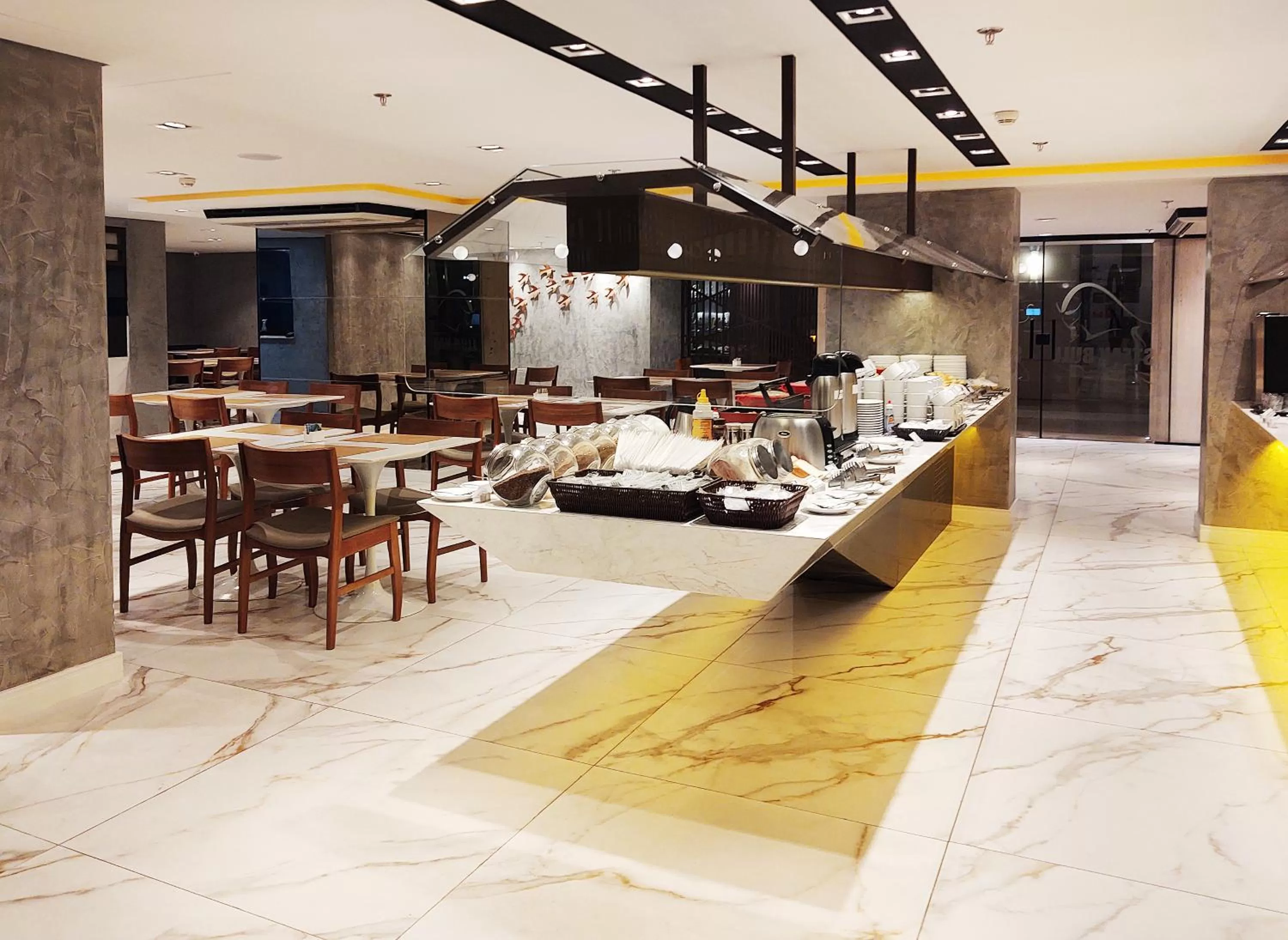 Restaurant/places to eat in Lets Idea Brasília Hotel