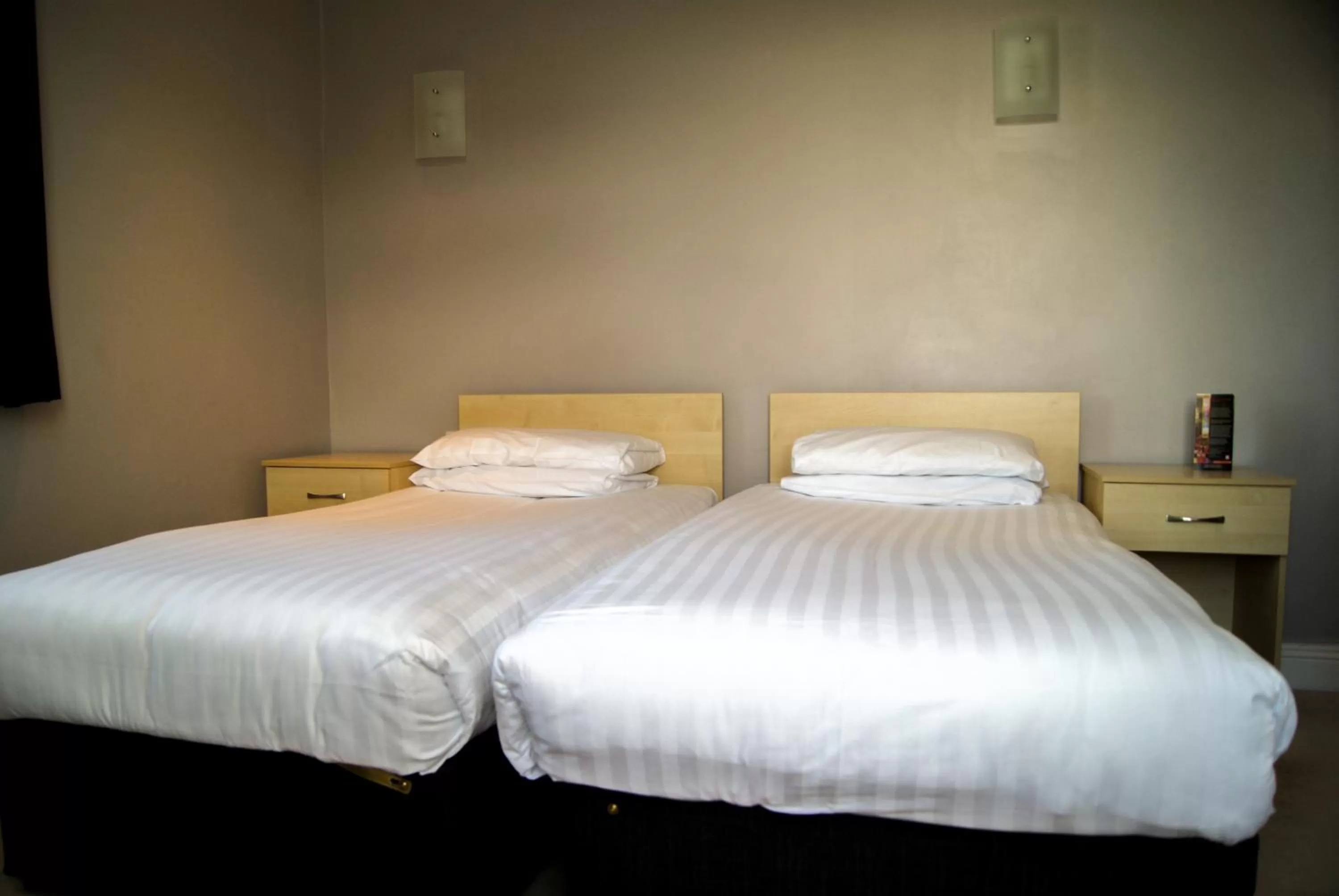 Bed in Suncliff Hotel - OCEANA COLLECTION