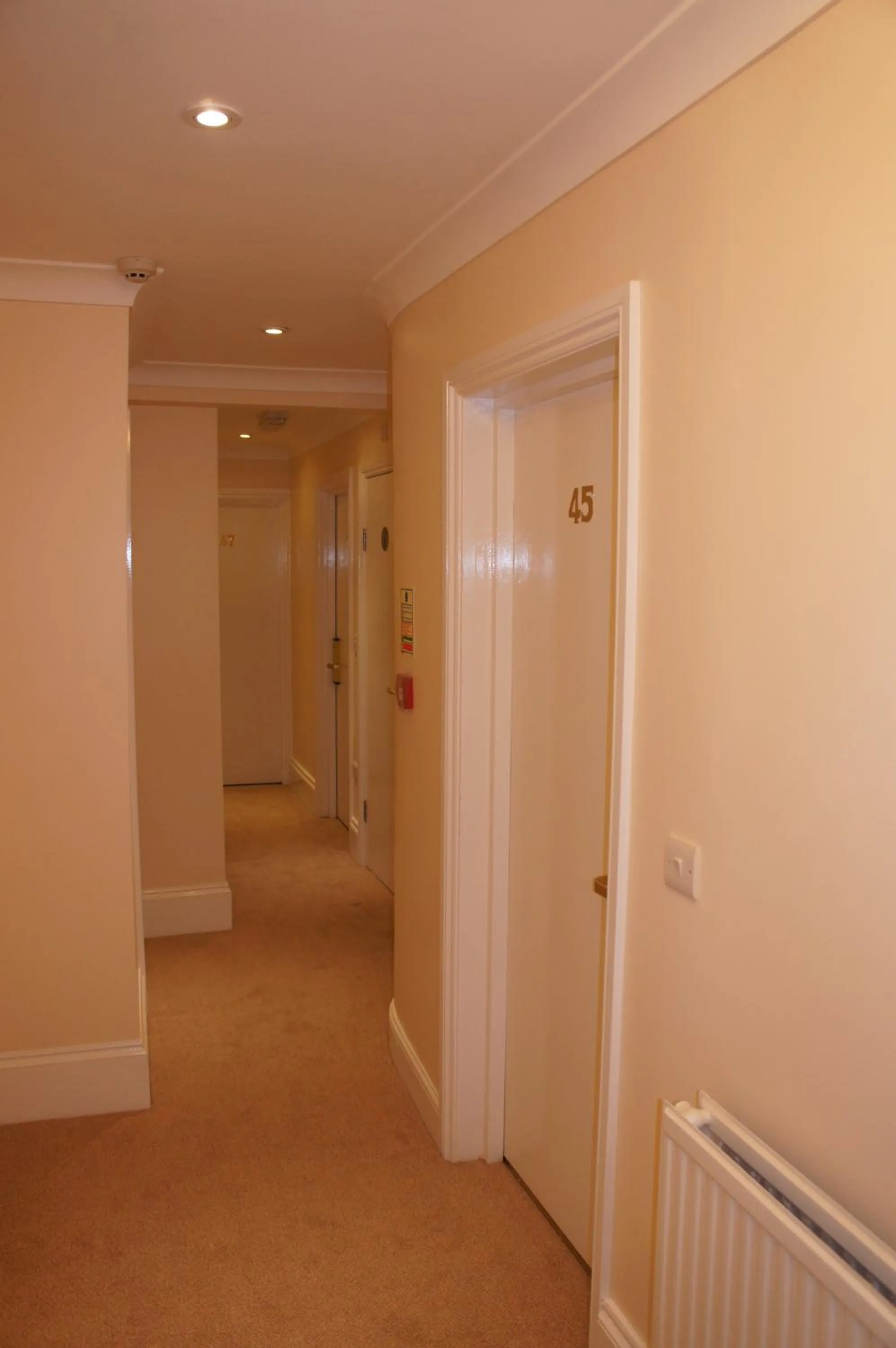 Lobby or reception in Sapphire Hotel London