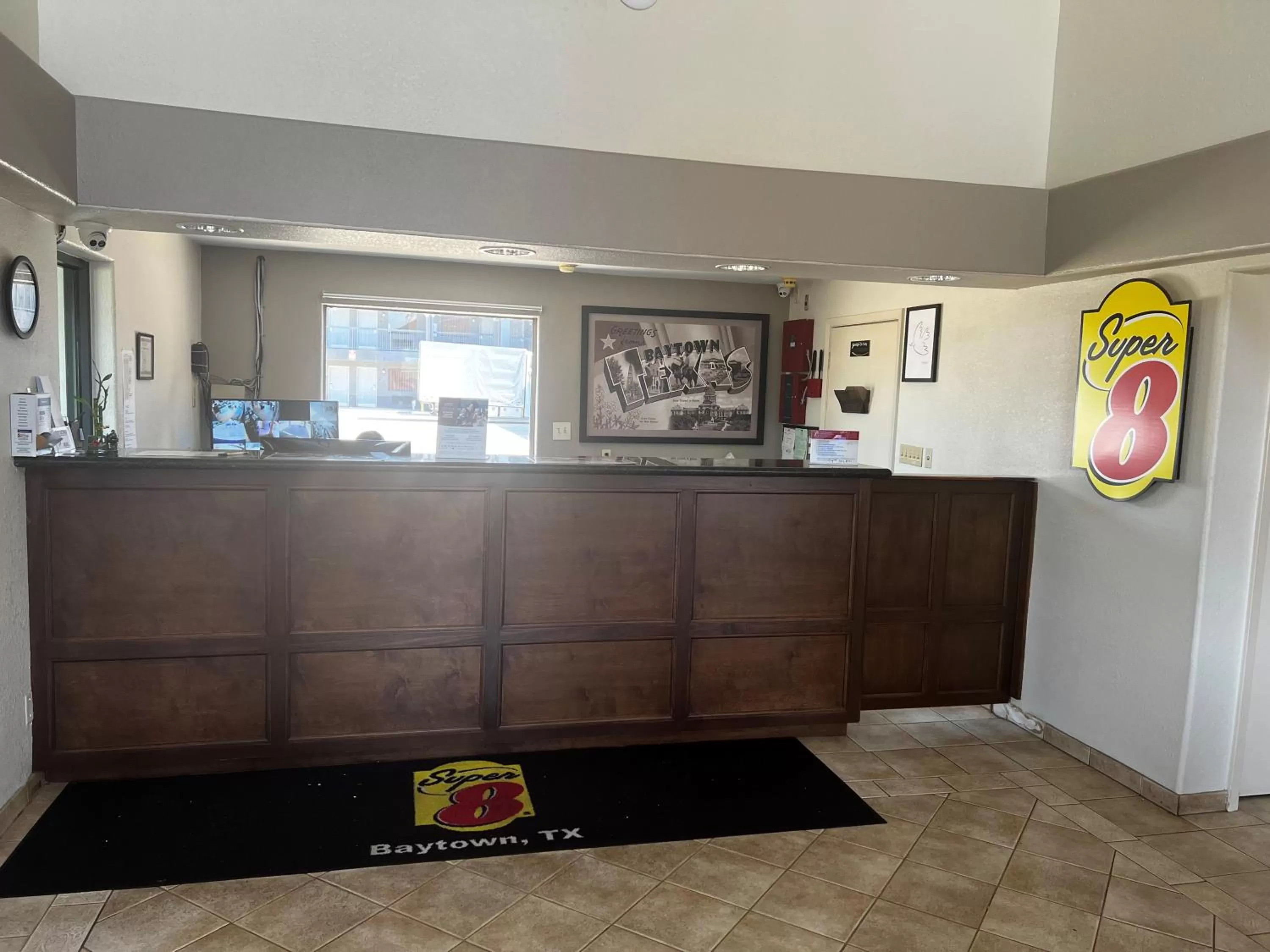 Lobby or reception in Super 8 by Wyndham Baytown I-10