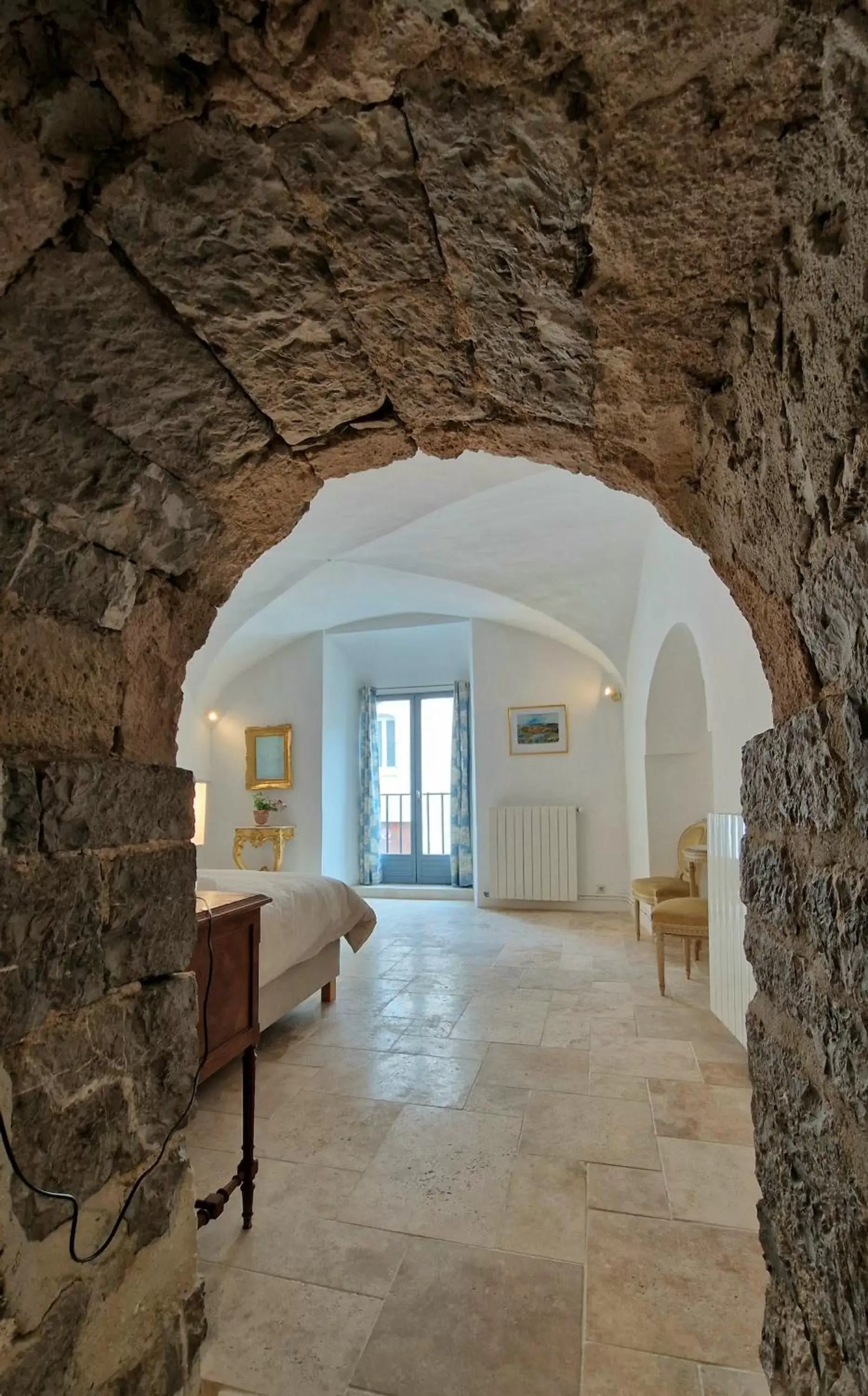 King Room in La tour de Pezene King Room in La tour de Pezene