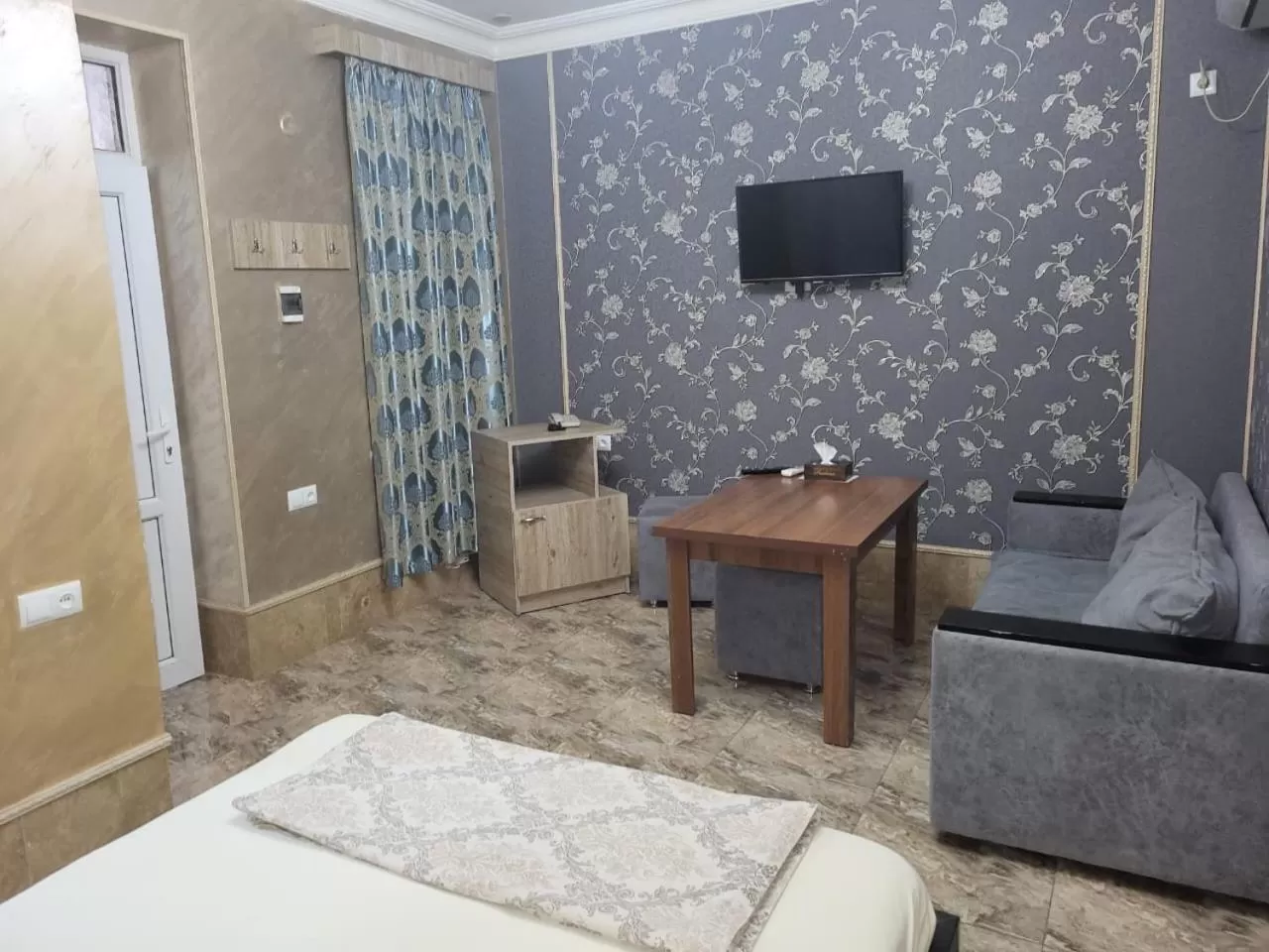 Large Double Room in Ralina Restaurant and Hotel