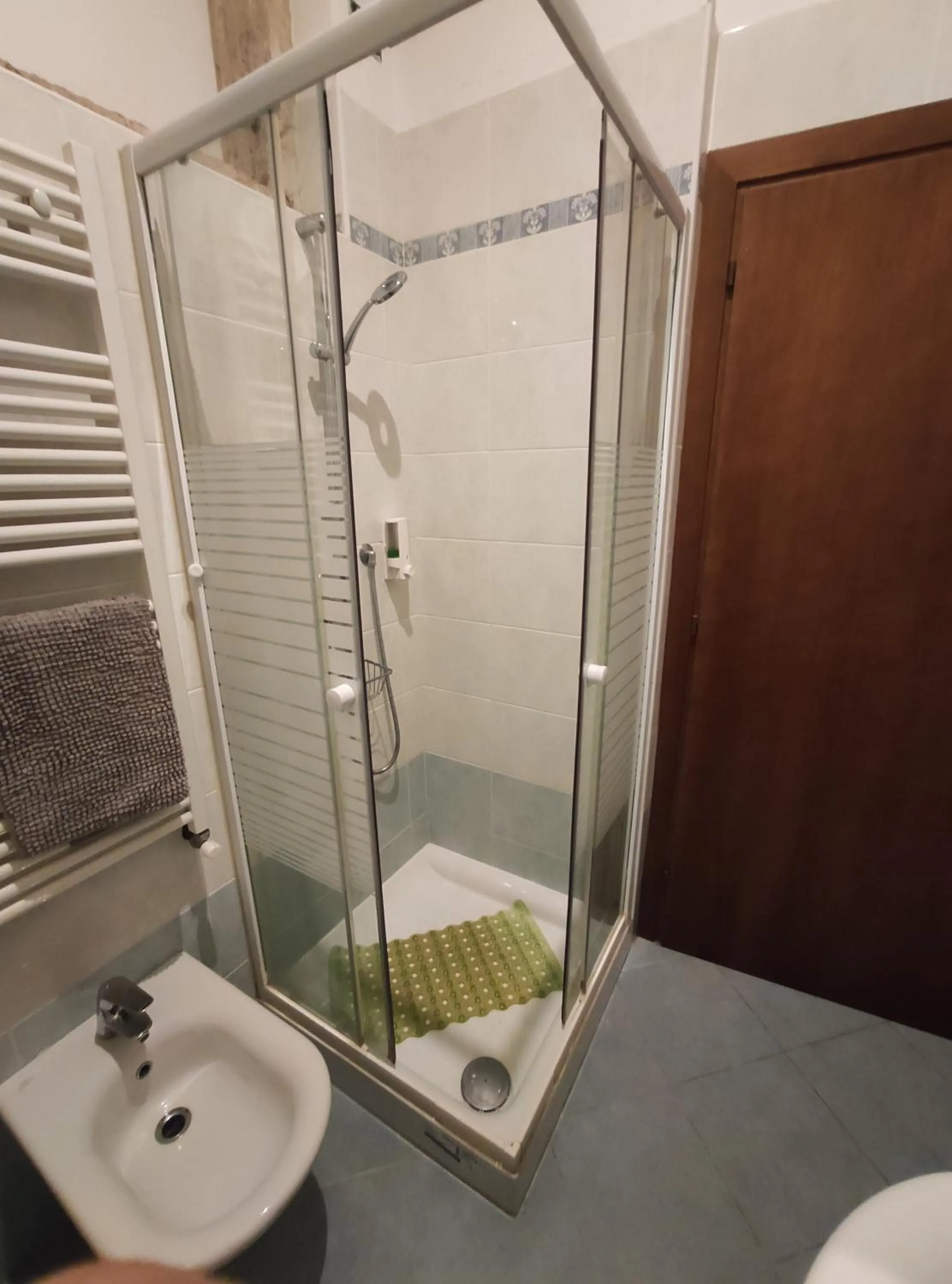 Shower in Sweet Venice - rooms & apartments