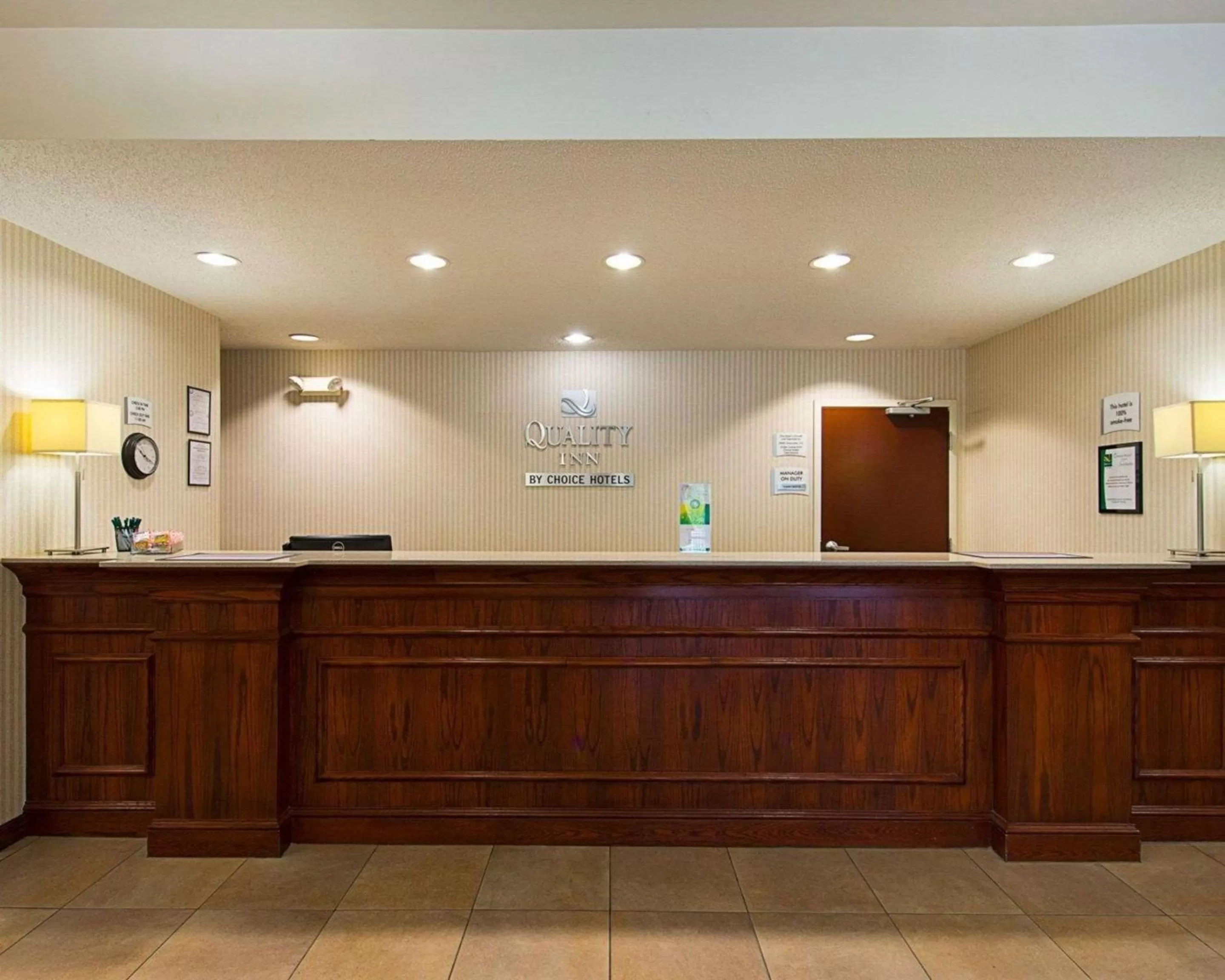 Lobby or reception in Quality Inn Spring Mills - Martinsburg North