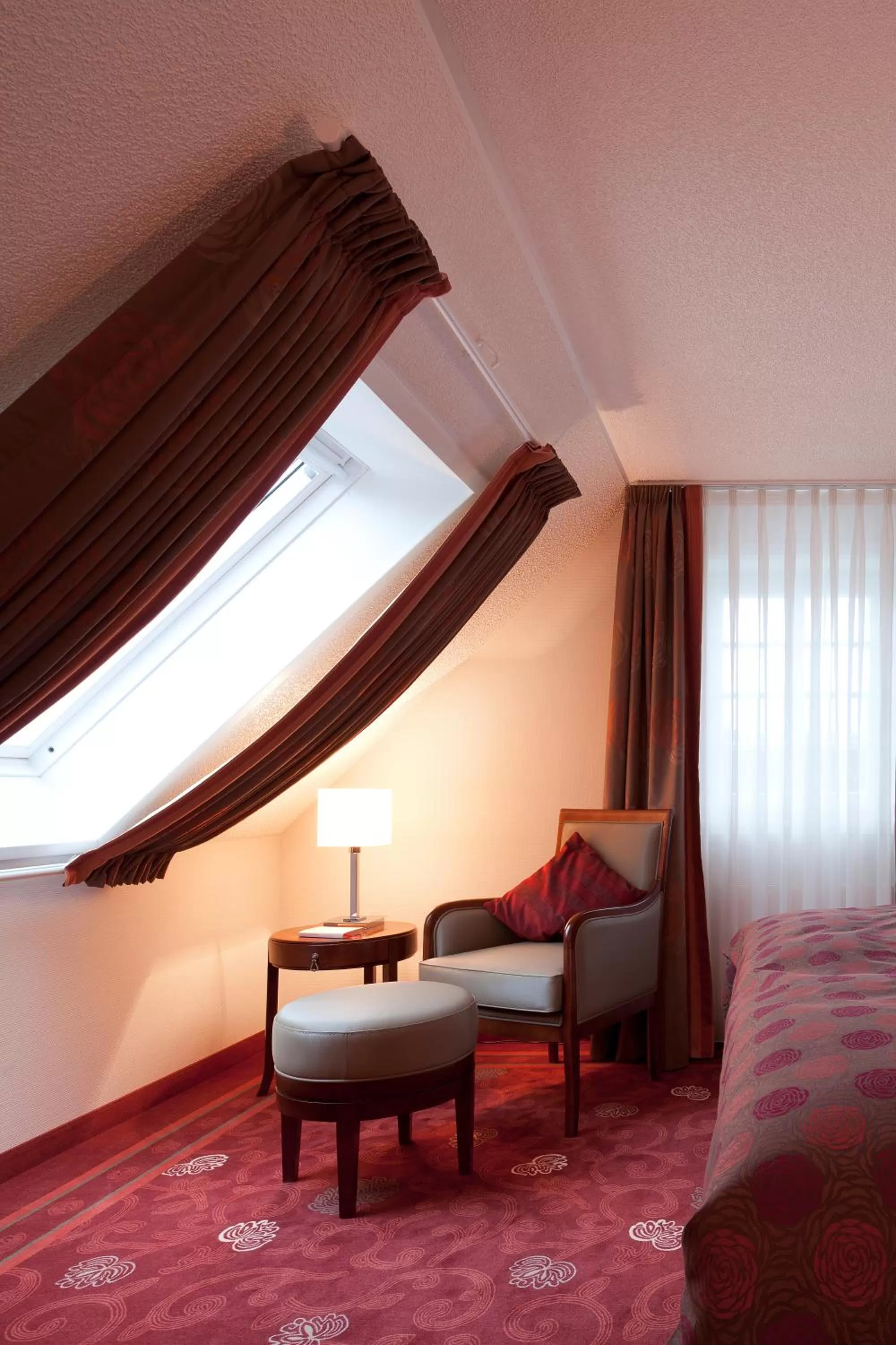 Photo of the whole room in Zu den Drei Linden