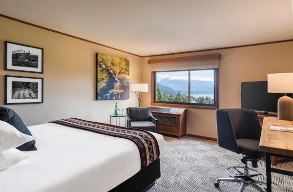Bed in Skamania Lodge
