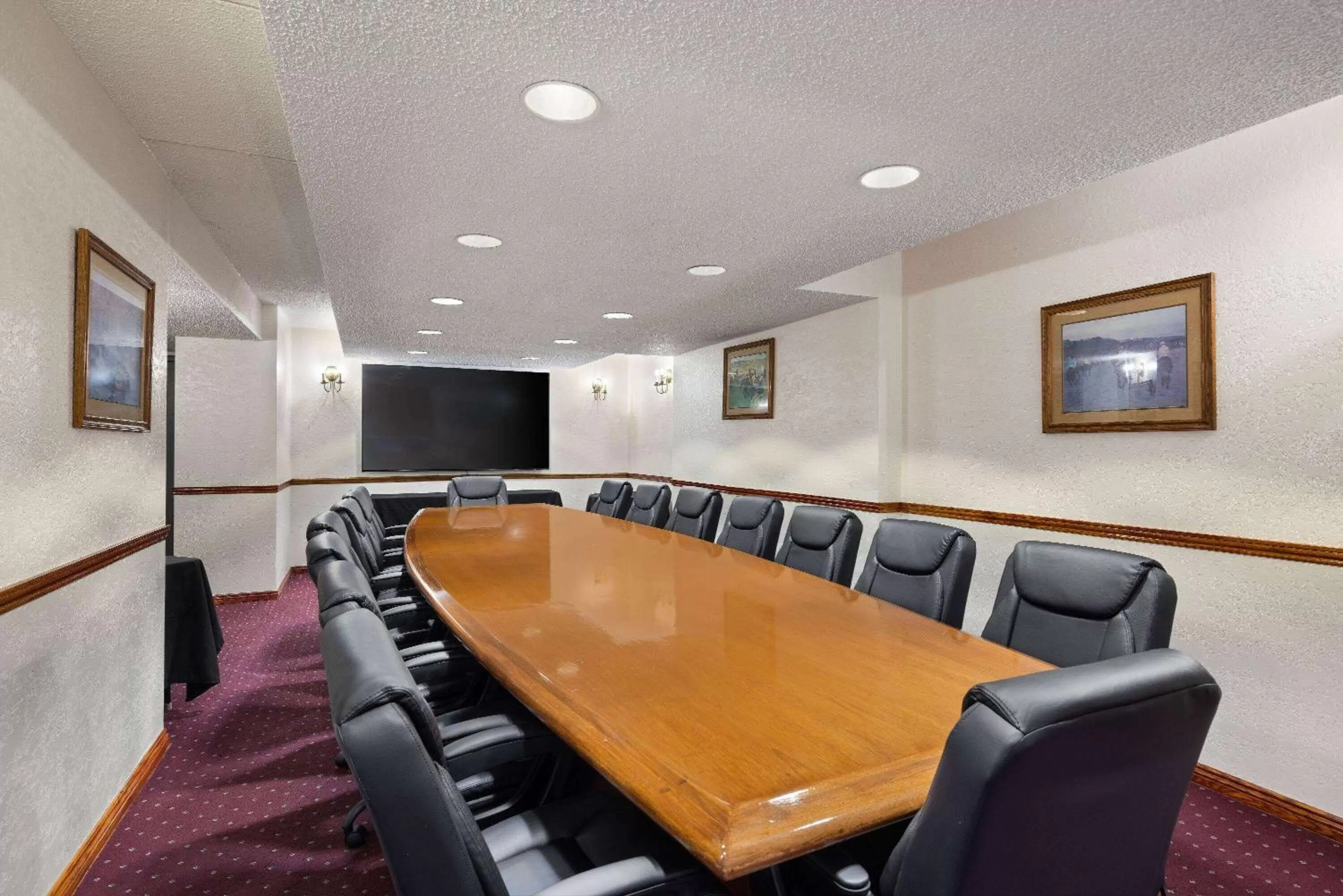 Meeting/conference room in Baymont by Wyndham Shakopee