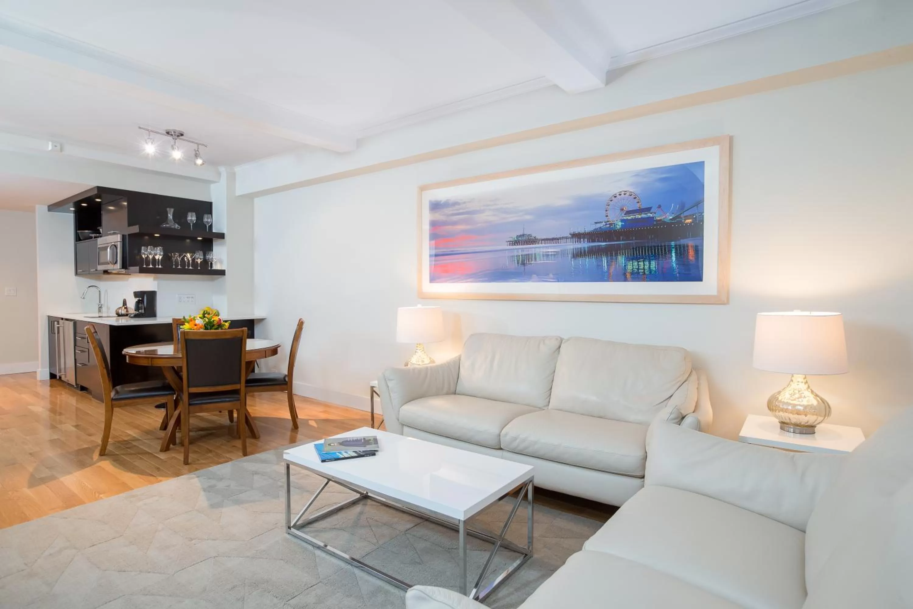 Living room in Lombardy Hotel