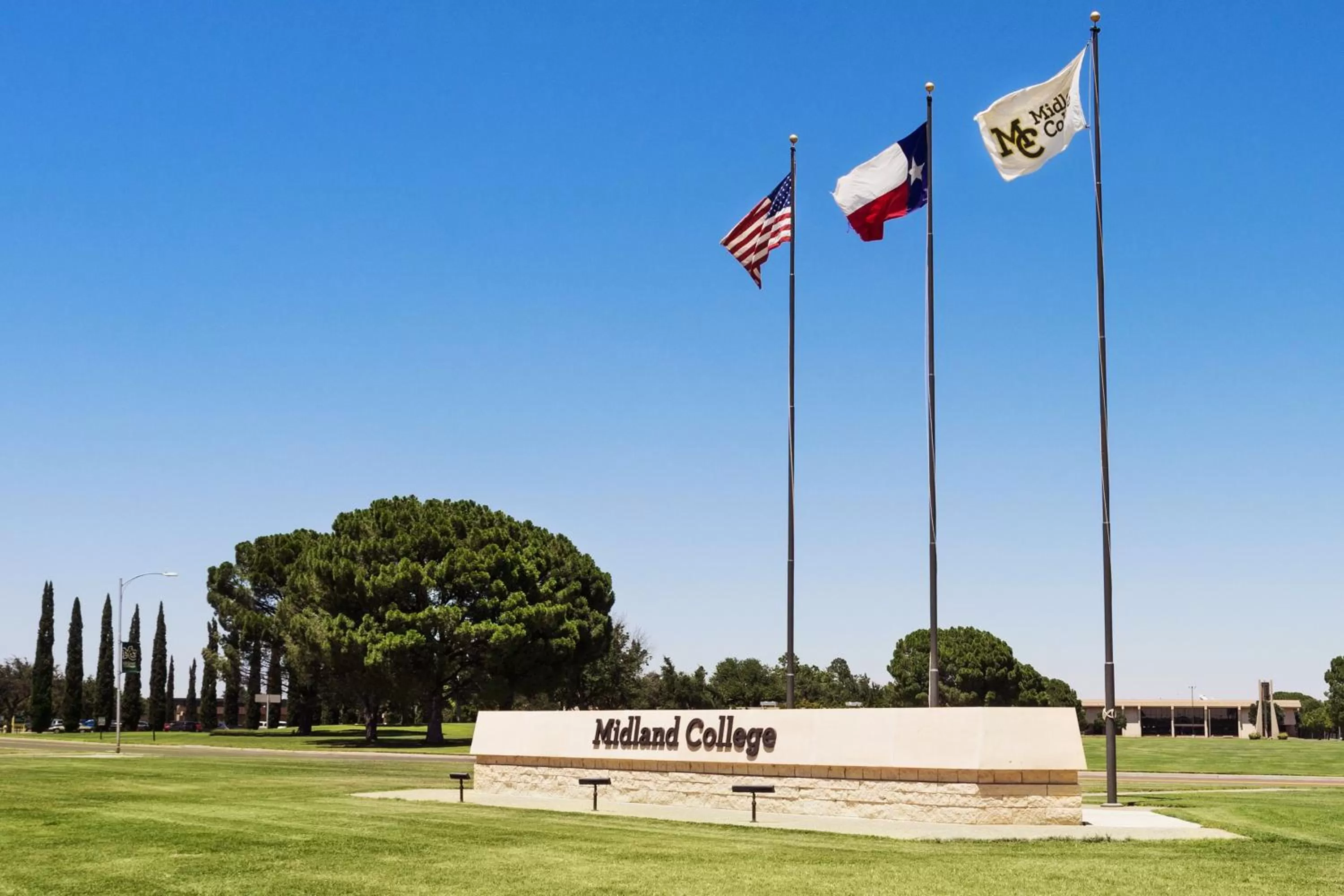 Area and facilities in Holiday Inn Express & Suites Midland South I-20 by IHG