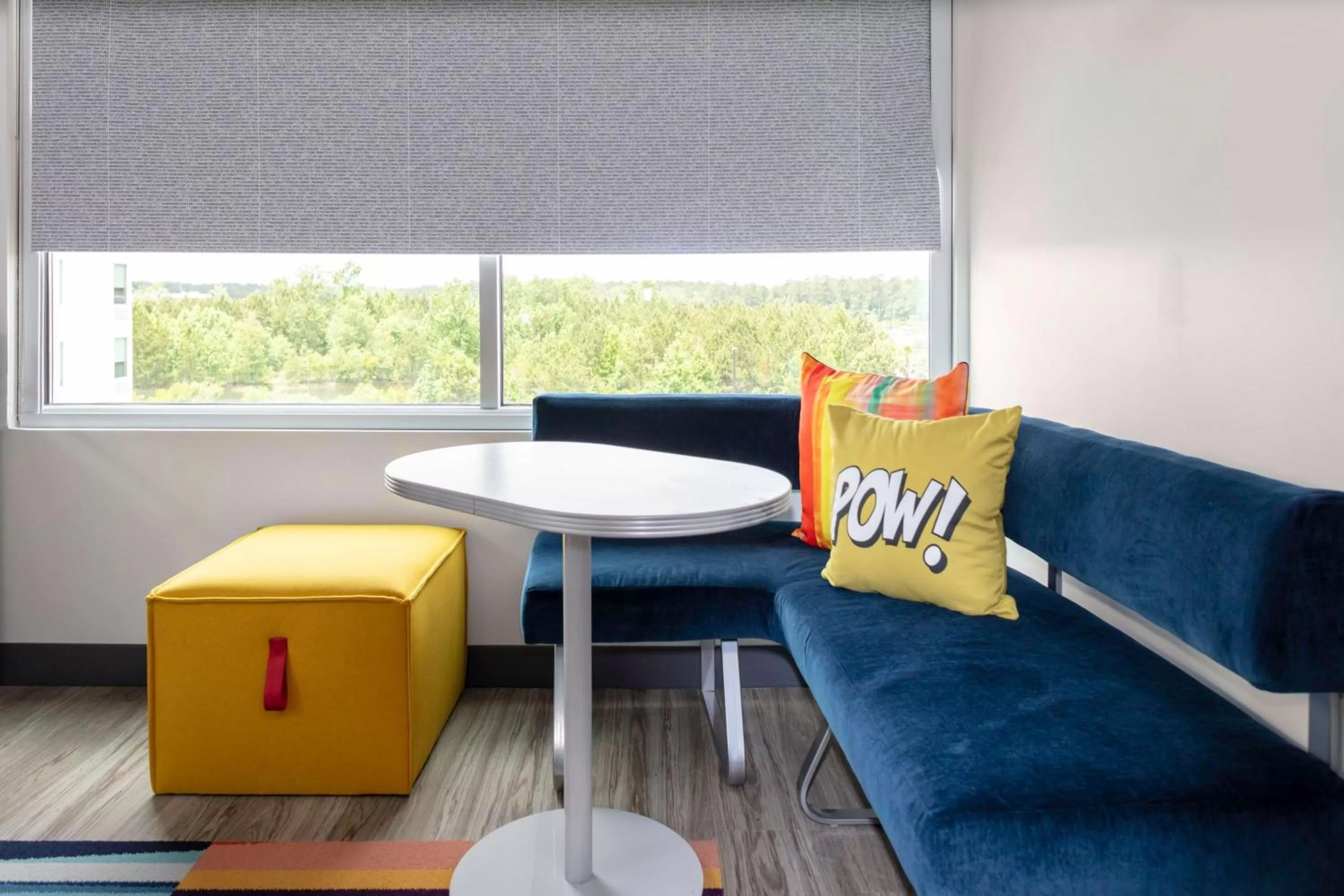 Photo of the whole room in Aloft Savannah Airport