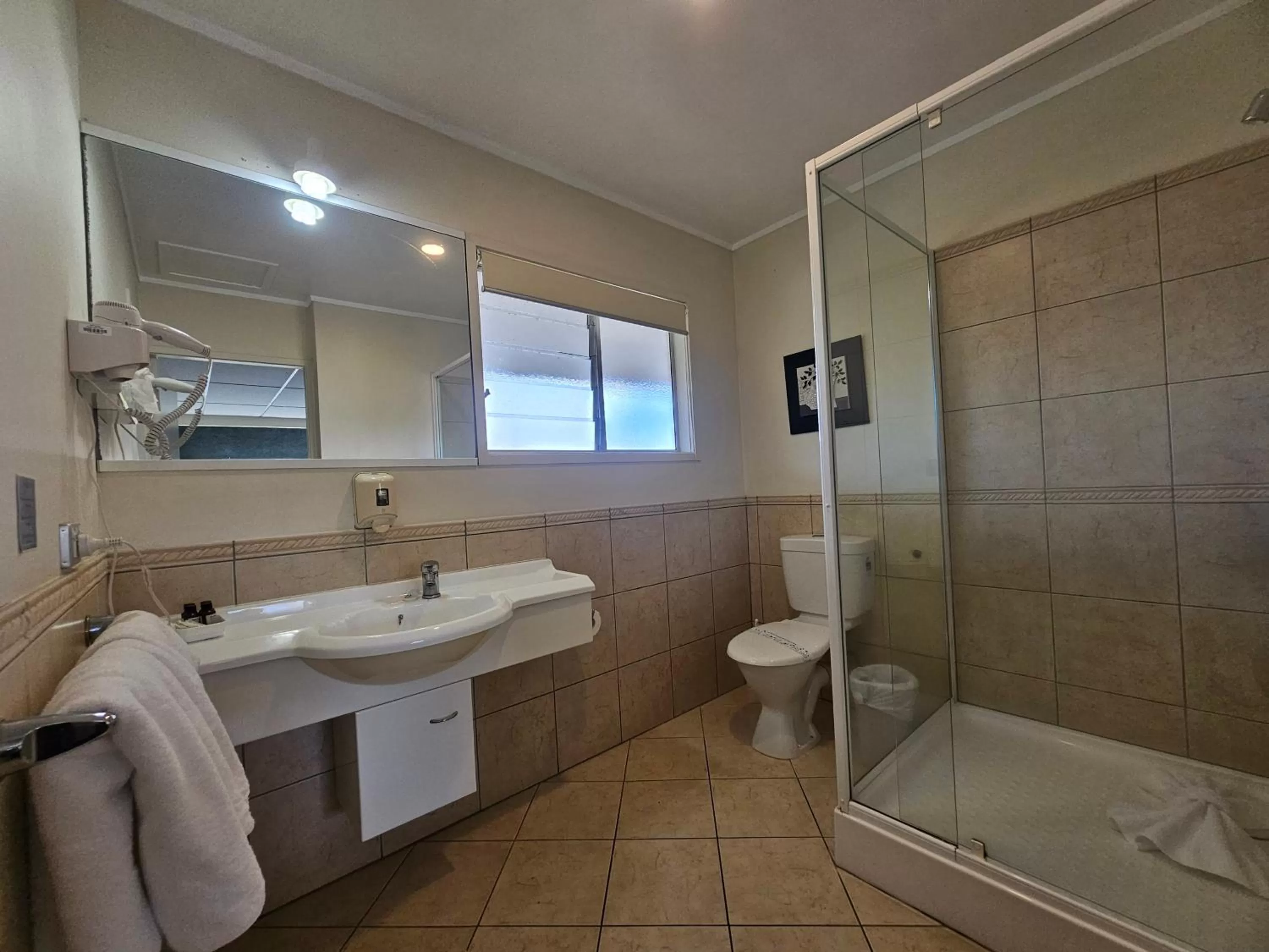 Bathroom in Tui Oaks Motel