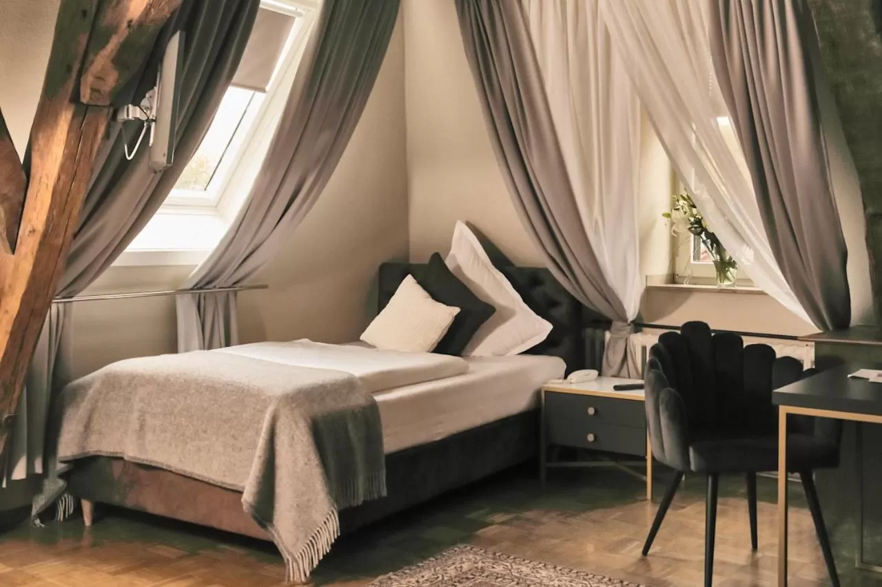 Photo of the whole room, Bed in Hotel van Bebber